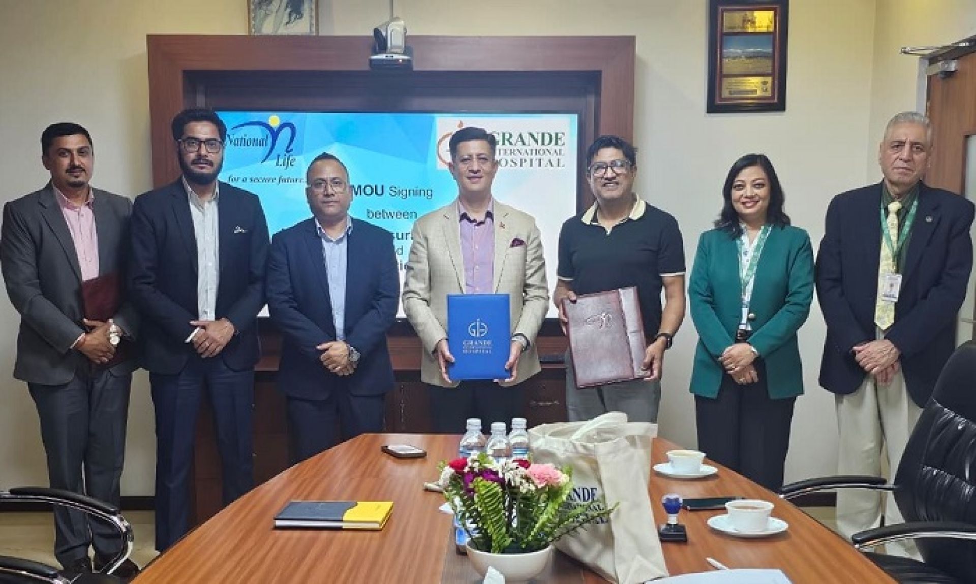 नेशनल लाईफ र ग्राण्डी इन्टरनेशनल हस्पिटलबिच मेडिकल सेवा सम्झौता सम्पन्न