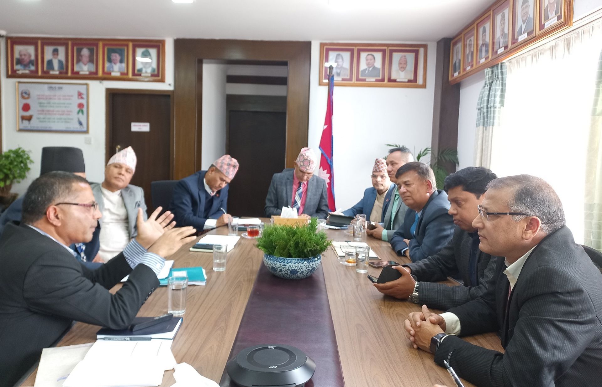 लघुवित्तले अतिरिक्त सेवा शुल्क बापत लिएको १ अर्ब ६० करोड फिर्ता गर्ने