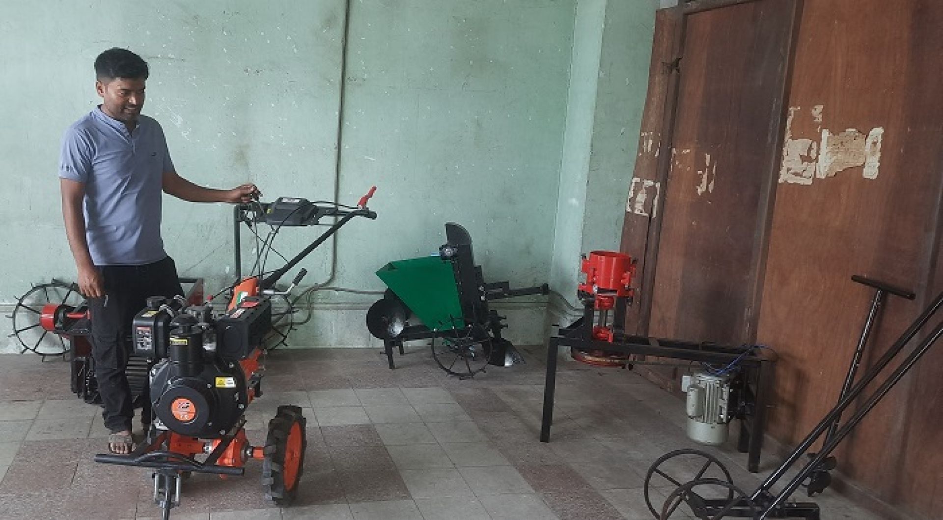 आविष्कार केन्द्रले बनायो दश किसिमका कृषि औजार