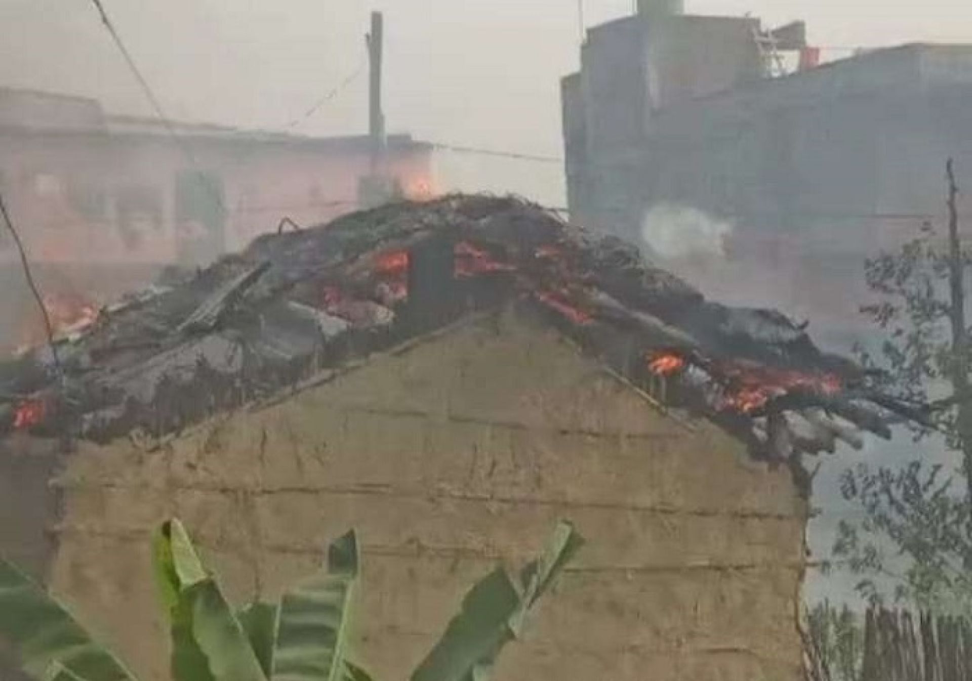 गरुडाको तरकारी बजारमा आगोलागी