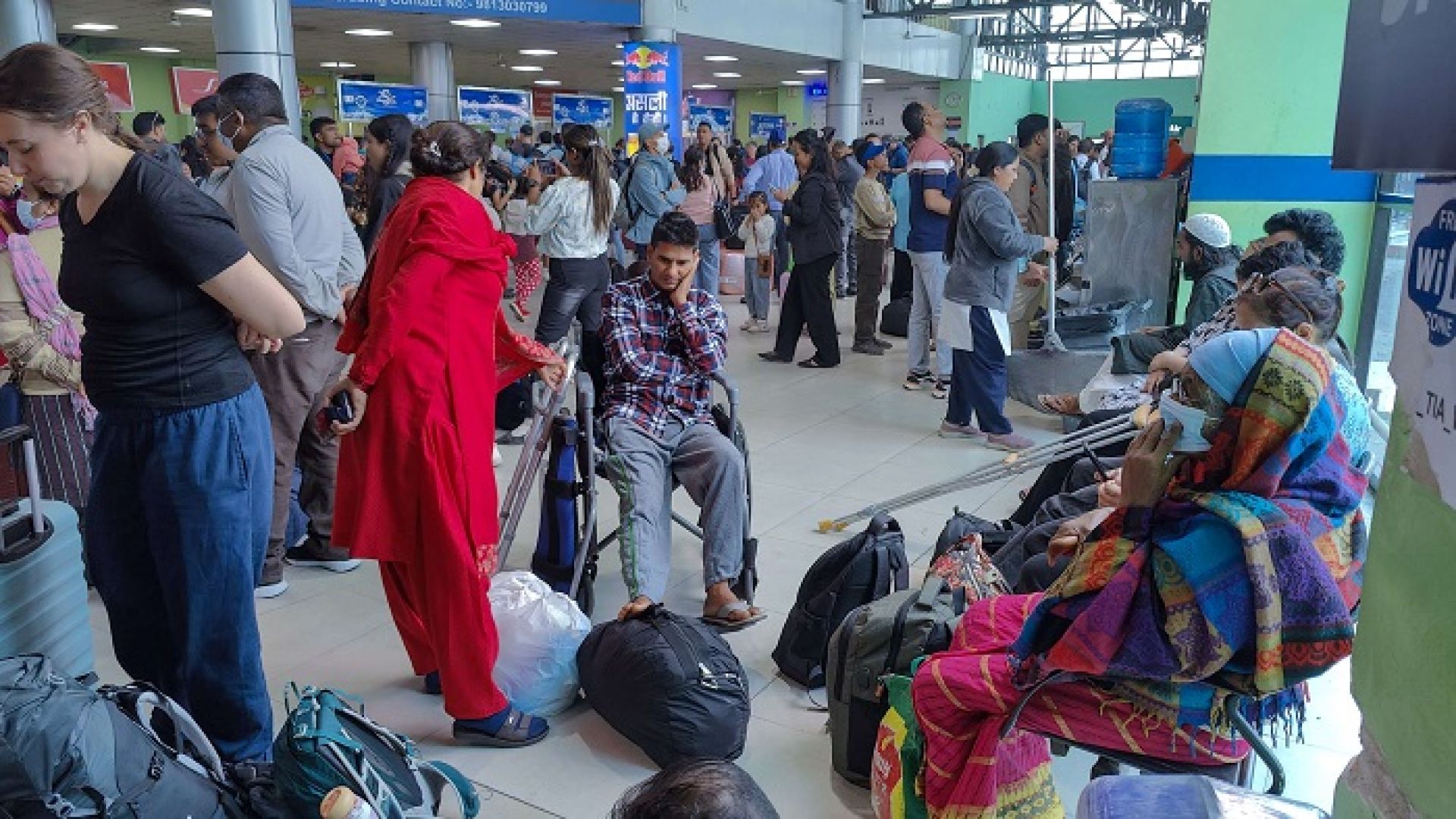 अत्याधिक वायु प्रदूषणले दर्जनौं हवाई उडान रद्दः व्यवसायी निराश, यात्रु अलपत्र