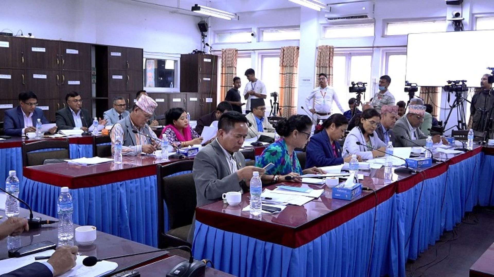 बैंकको उद्देश्य र पैसाको अवधारणामा हामी आफैं कन्फ्युज हुन्छौं: पूर्वगभर्नर नेपाल