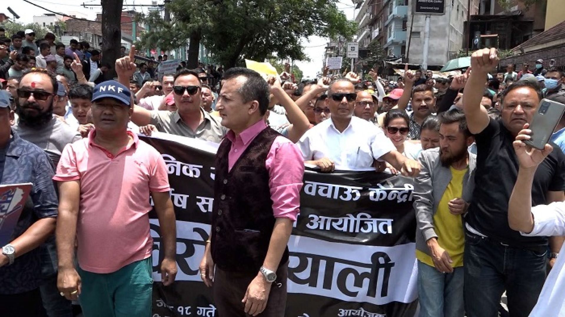 सात बुँदे माग राख्दै सार्वजनिक यातायात व्यवसायी प्रदर्शनमा, भोलिदेखि सार्वजनिक यातायात बन्द गर्ने चेतावनी
