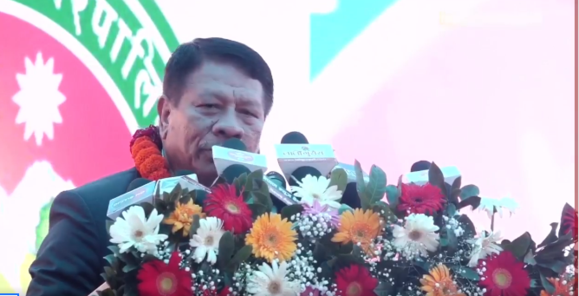 सरकारको आलाेचना गर्नेले आफु सरकारमा बस्दा के गरियो भन्ने कुरा बिर्सिनु हुँदैनः प्रकाशमान सिंह
