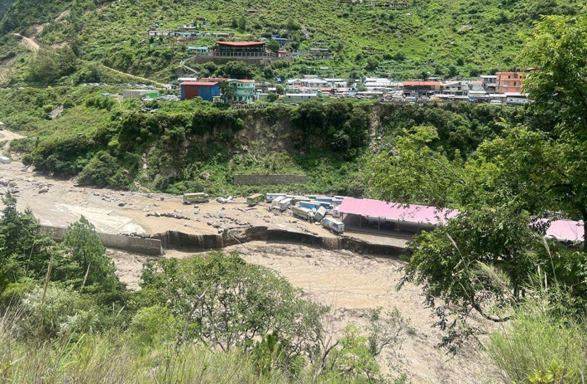रसुवा बाढीले २५० मेगावाट विद्युत उत्पादन बन्द, ३५० मेगावाट क्षमताका आयोजनाको निर्माण कार्य रोकियो