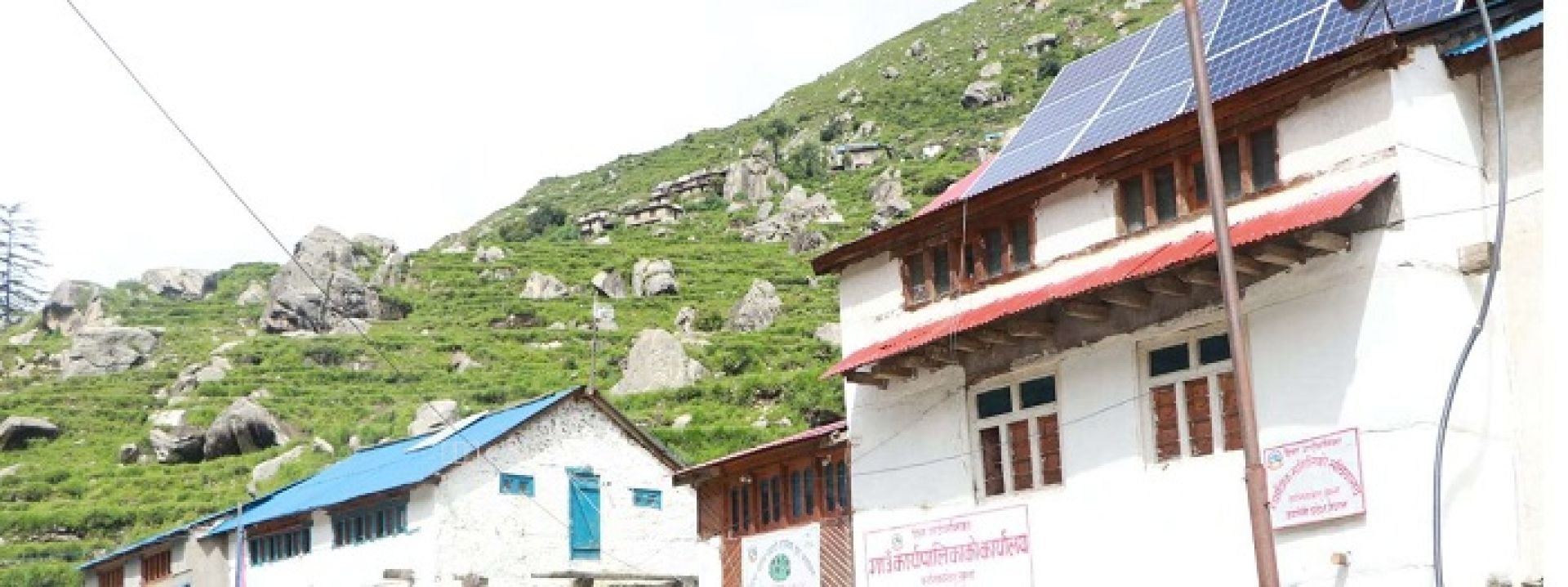 जनप्रतिनिधिको छ दिन र कर्मचारीको तीन दिनको तलब पुनःनिर्माण कोषमा