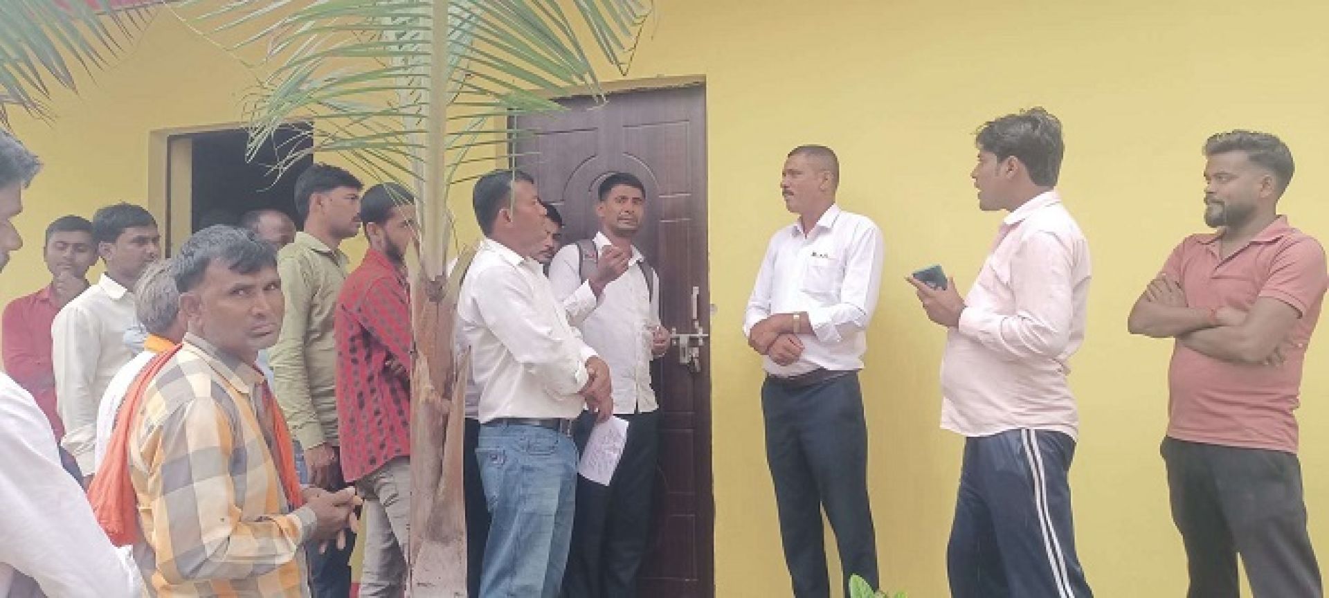 कटहरिया नगरपालिकाका कर्मचारी पुनः आन्दोलित