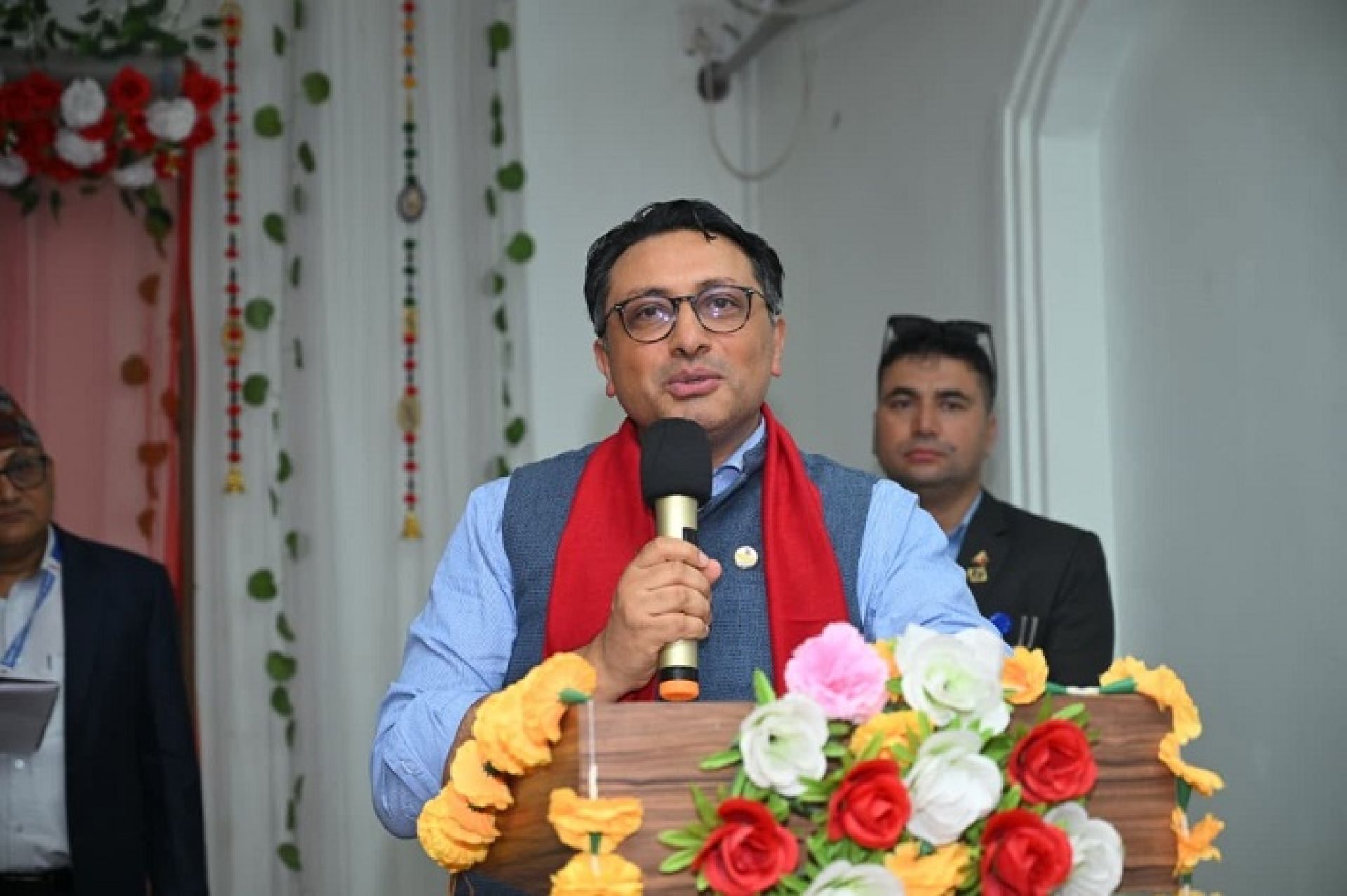 आफ्नै आम्दानीले देश बनाउने बजेट ल्याएका छौँ, कर नतिरी विकास खोज्ने सोच त्यागौँ : अर्थमन्त्री