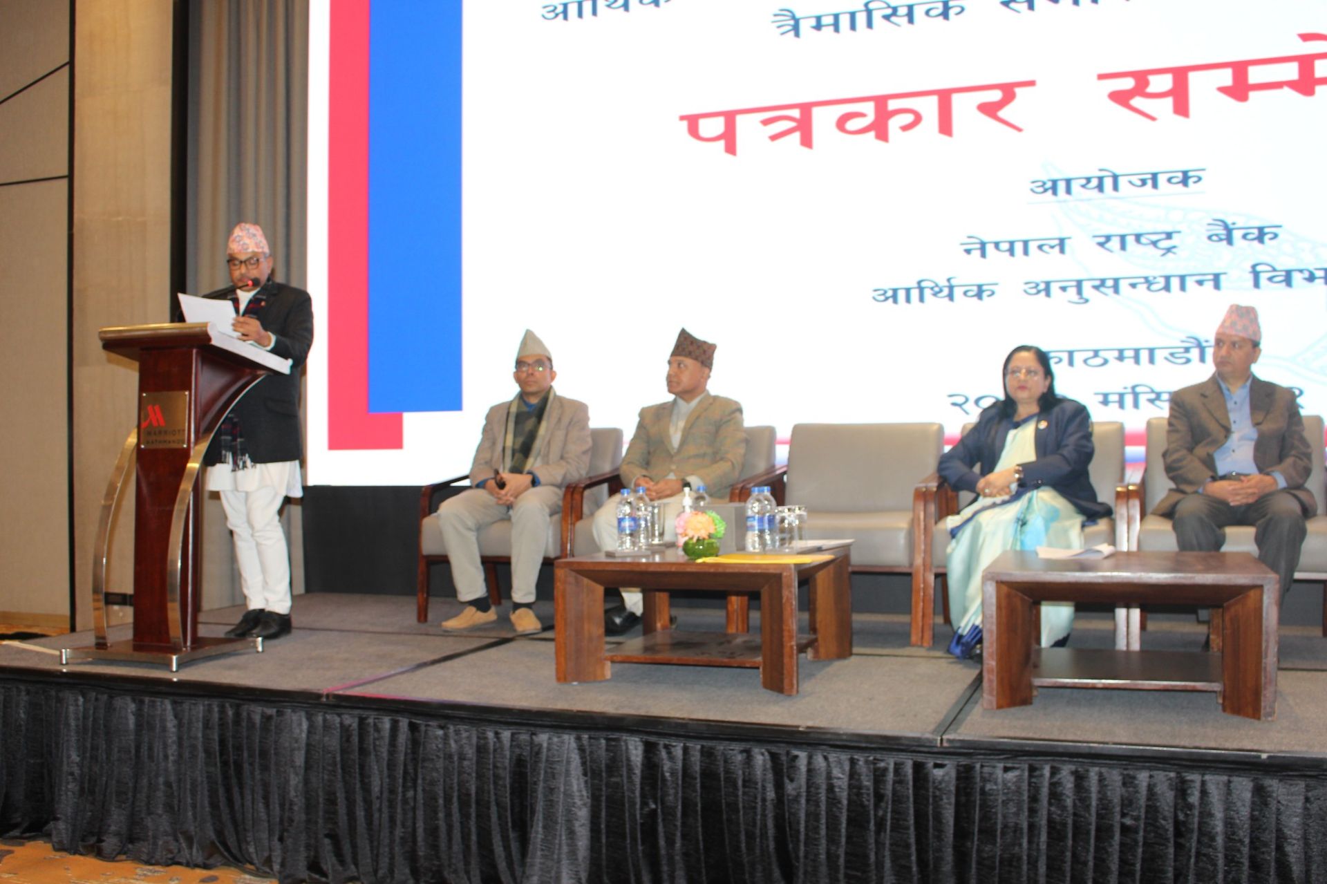 बैंककाे कर्जा बढाउने गरी मौद्रिक नीति ल्याएका छौंः गभर्नर