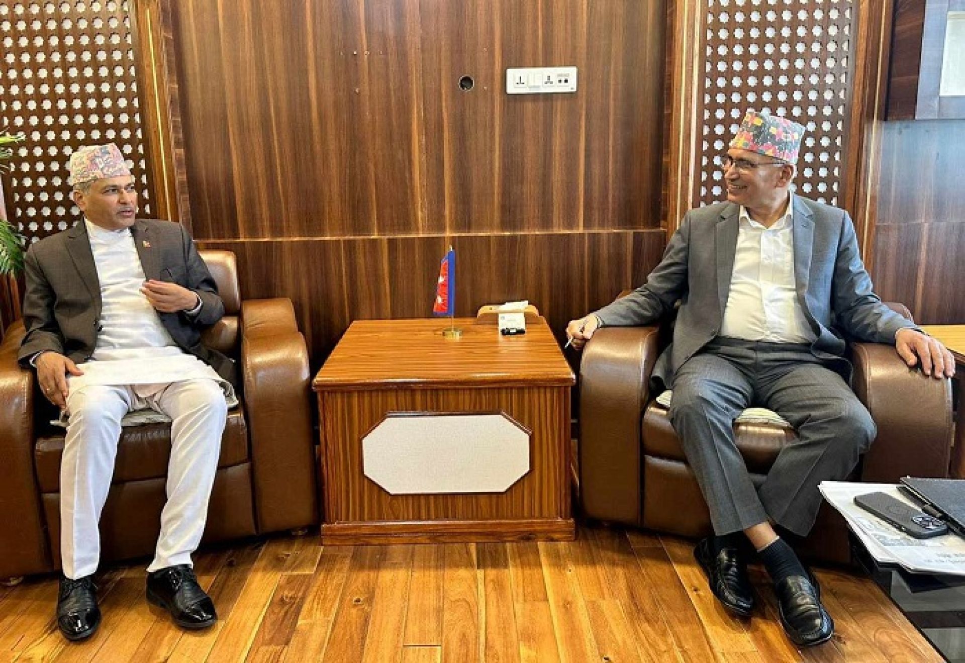 मौद्रिक नीतिले अर्थतन्त्रको विद्यमान समस्यालाई सम्बोधन गर्न सहयोग गर्छः अर्थमन्त्री पौडेल 