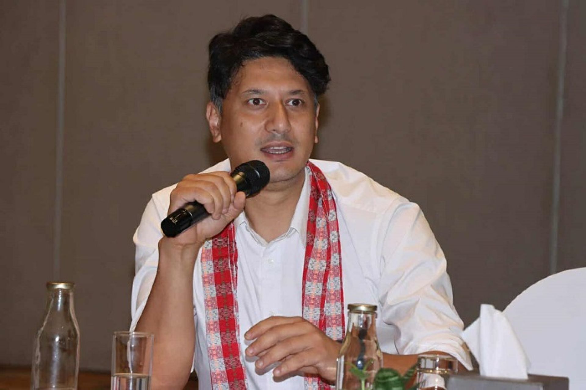 अझैपनि प्रणालीगत समस्या समाधान नभए युवामा थप निराशा बढ्छः अध्यक्ष श्रेष्ठ 