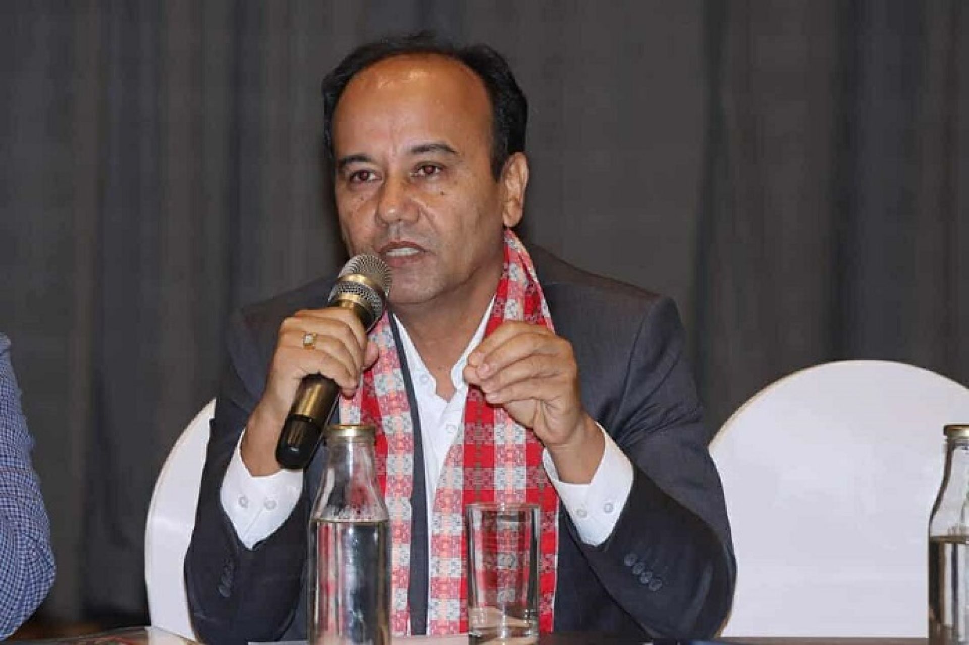साना प्रकृतिका बीमा दाबी भुक्तानी तिहारसम्म गर्छाैँ:  वीरेन्द्र वैद्यवार 