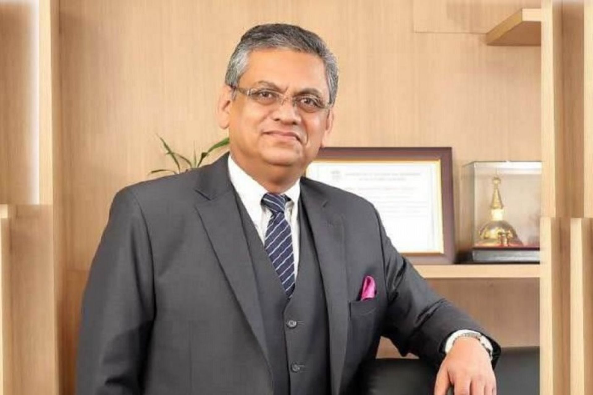 हिमालयन एभरेष्ट इन्स्योरेन्सका सीईओ शाह पदमुक्त, निमित्तको जिम्मेवारी अन्जु श्रेष्ठलाई