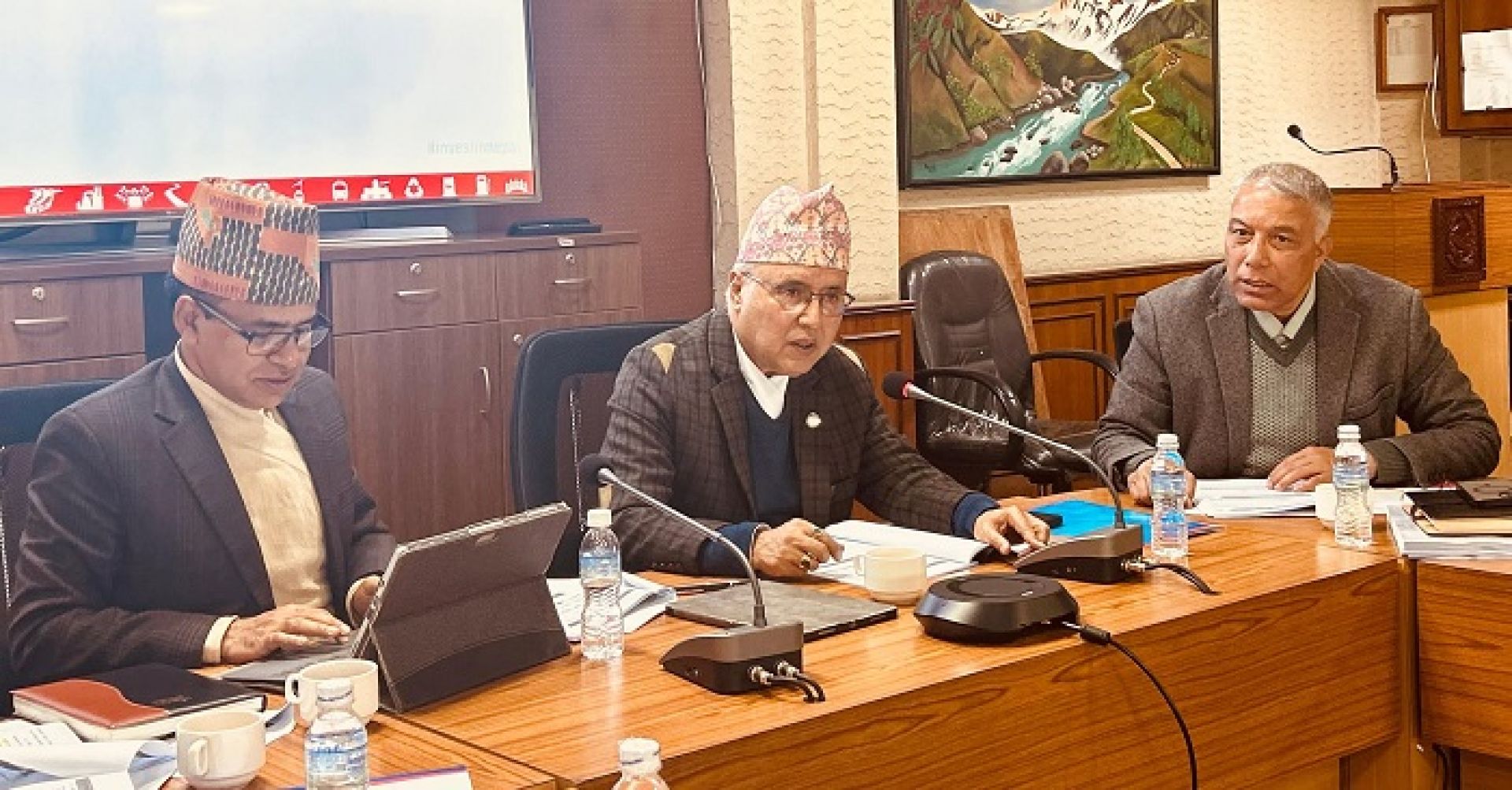 लगानी बोर्डलाई अर्थमन्त्रीको निर्देशनः ‘सम्भव देखिएका सबै परियोजना तत्काल अघि बढाउनुस्’