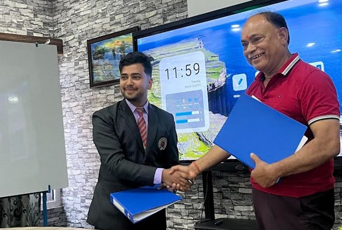 हेटौंडा स्कुल अफ म्यानेजमेन्टद्वारा विद्यार्थीलाई बीउ पुँजी हस्तान्तरण 