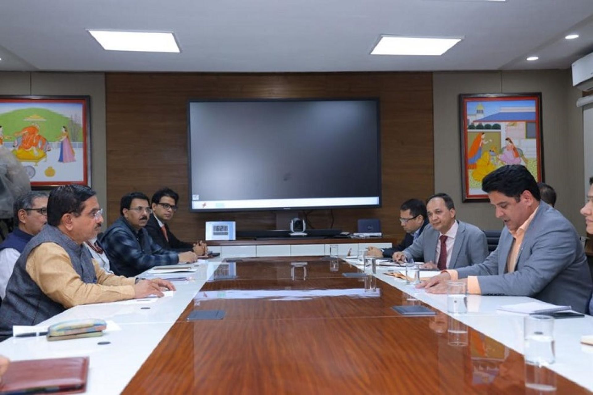 मन्त्री भण्डारी र समकक्षी भारतीय मन्त्री जोशीबीच भेट, गहुँ, धान र चिनी आयातमा सहजीकरण गर्ने