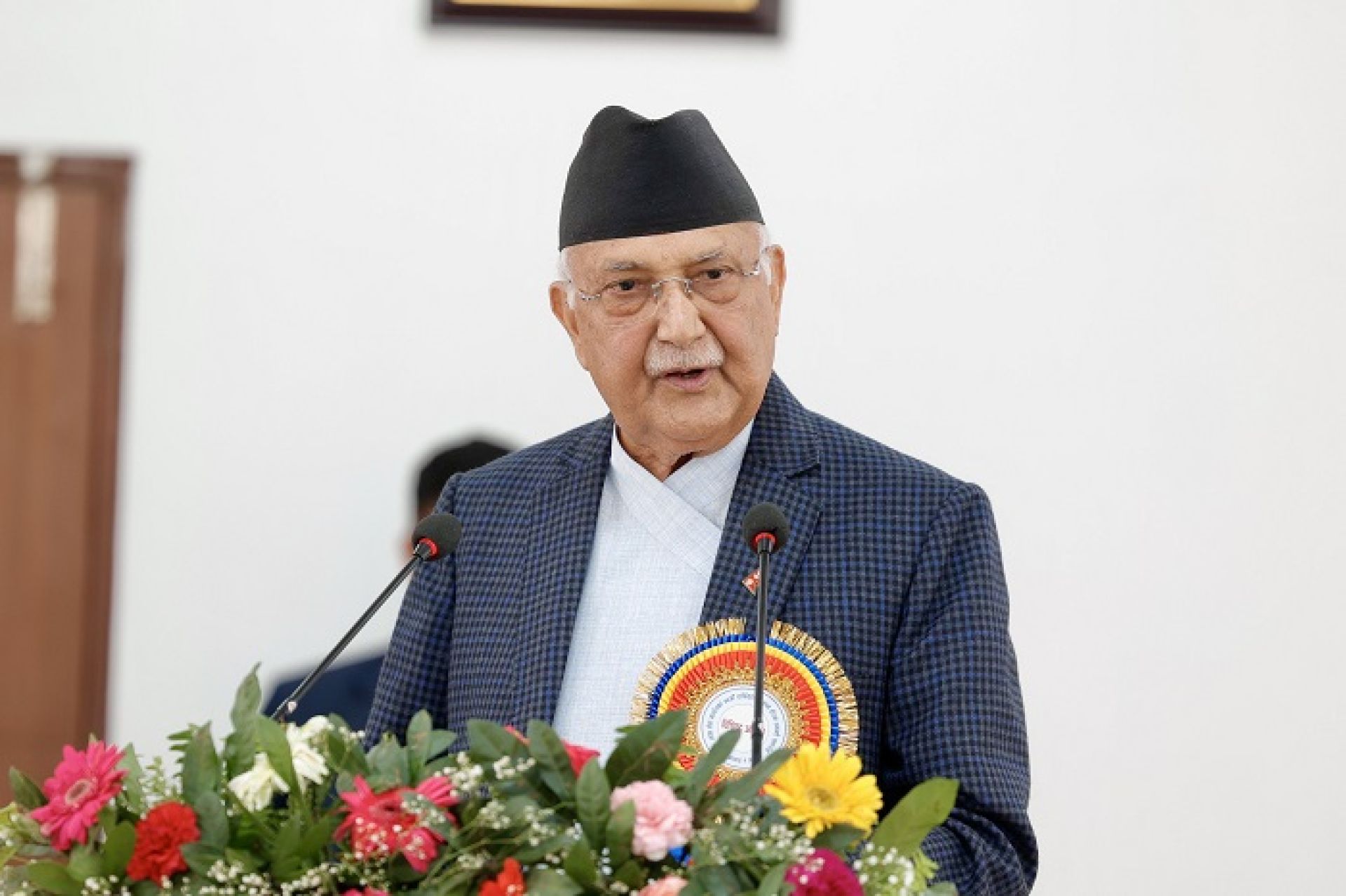 राज्यको कार्य सफलता कर्मचारीतन्त्रमा निर्भर छ: प्रधानमन्त्री ओली