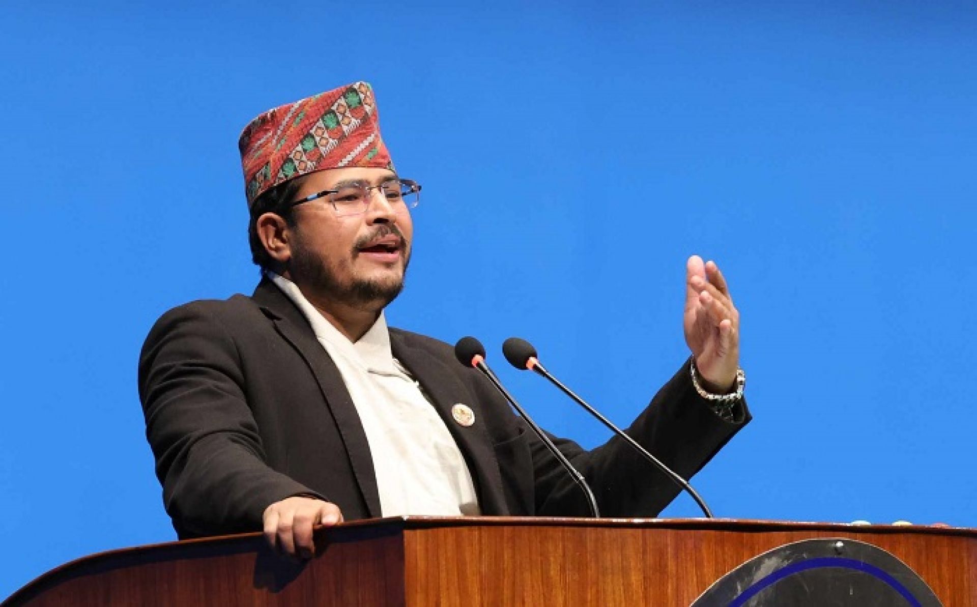 अझै समय छ, सहकारी ठगलाई पक्राउ गर्नुहोस्ः सांसद शाही