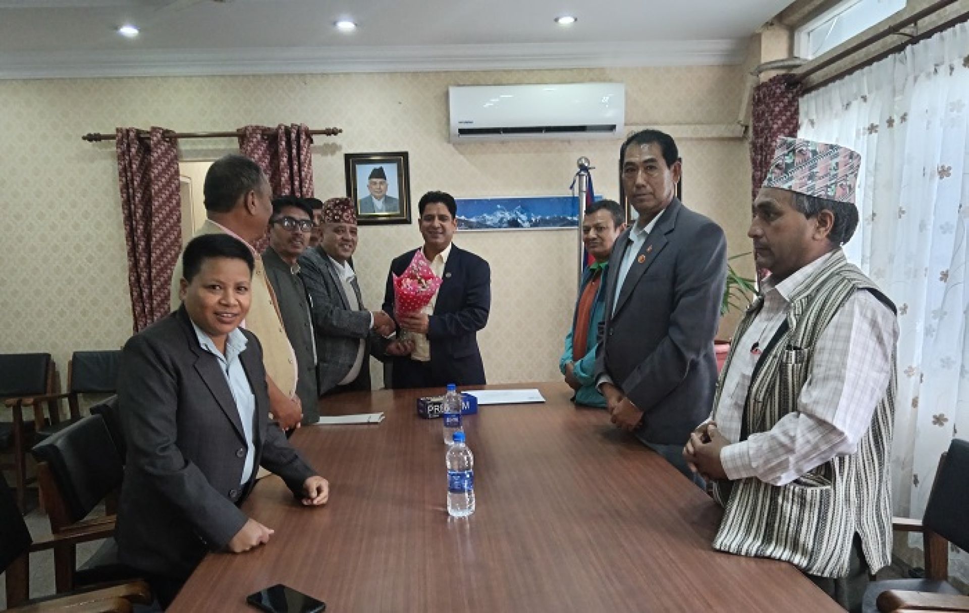 काठमाडौं उपत्यकाका उद्योग अन्यत्र सार्नुपर्छः मन्त्री भण्डारी