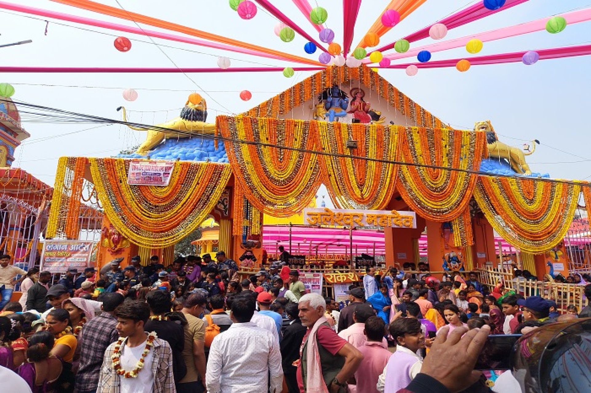 मुलकभरका शिवालयमा बिहानैदेखि भक्तजनको घुइँचो