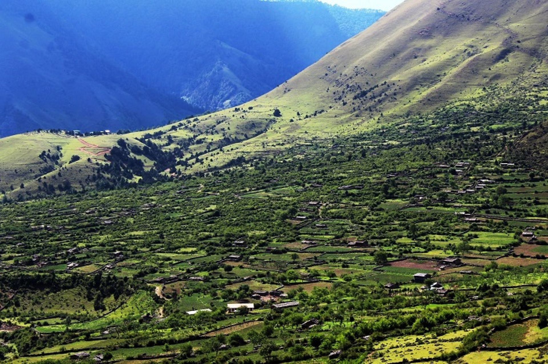 पर्यटकीय गन्तव्य निसेलढोर ओझेलमा 