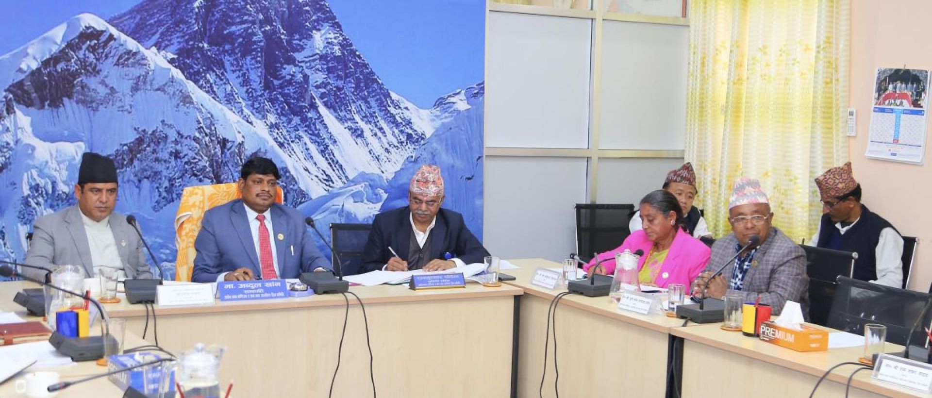 निजी सिमेन्ट उद्योग फस्टाउँदै जाने र सरकारी घाटामा कसरी?