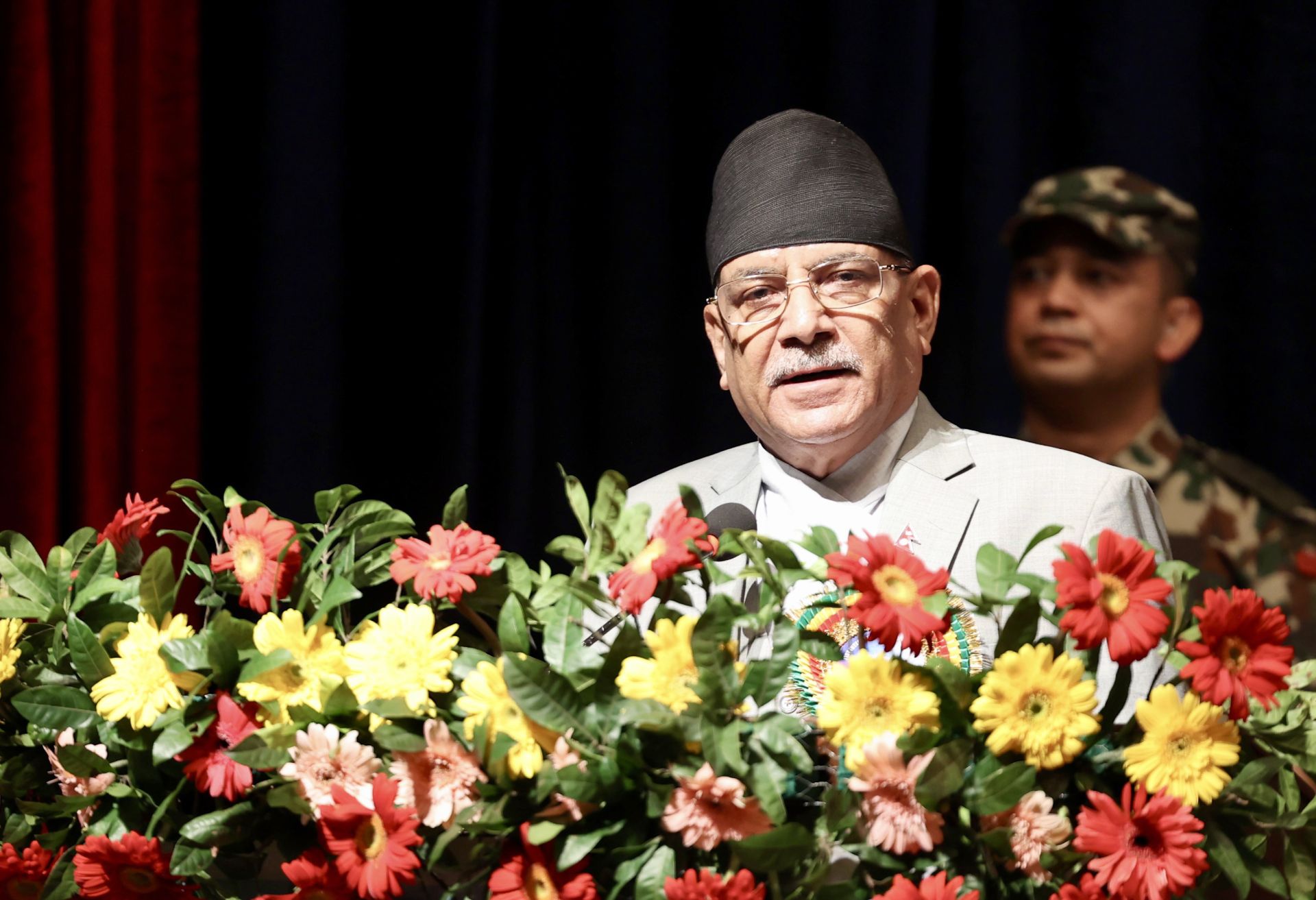 जलवायु परिवर्तनले सगरमाथालगायतका हिमालहरू चपेटामा परे, संरक्षणमा लागौँः प्रधानमन्त्री 