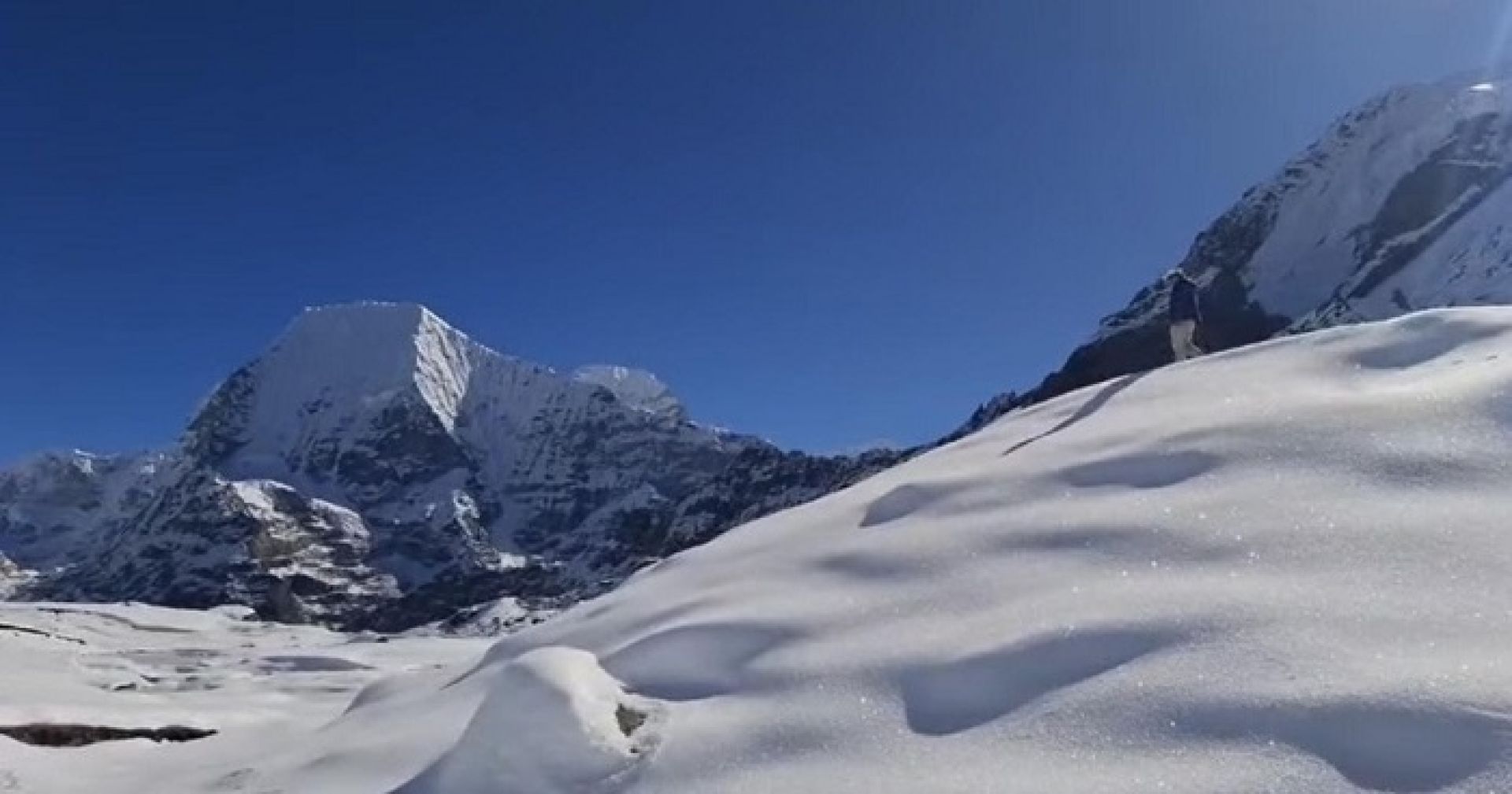 रोल्वालिङ हिमपहिरोमा हराएका चार जनाको उद्धारः तिनको मृत्यु, बेपत्ताहरुको खोजीकार्य जारी