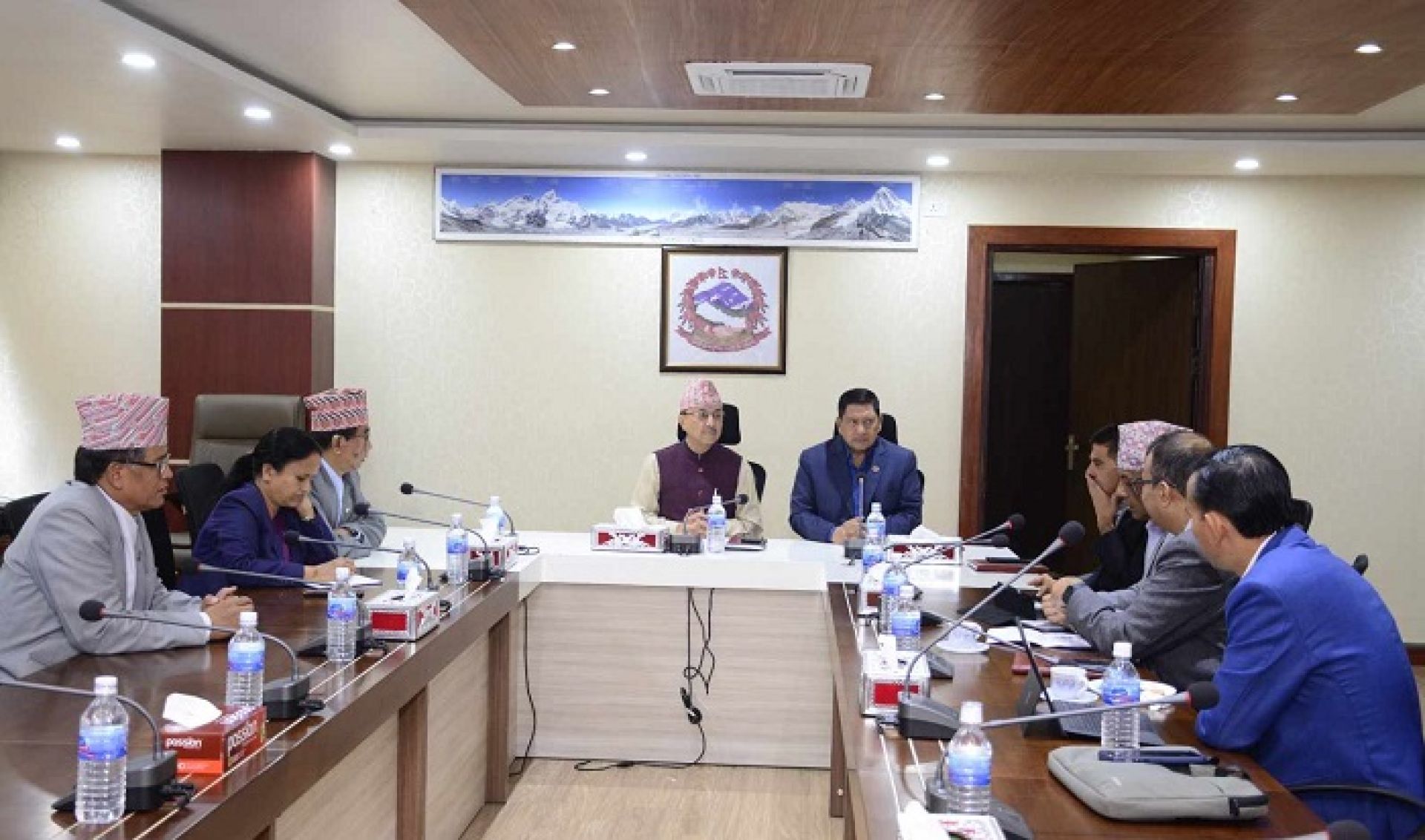 शिक्षकसँगको वार्ता आजै टुङ्गोमा पुर्‍याउन कार्यवाहक प्रधानमन्त्रीको निर्देशन