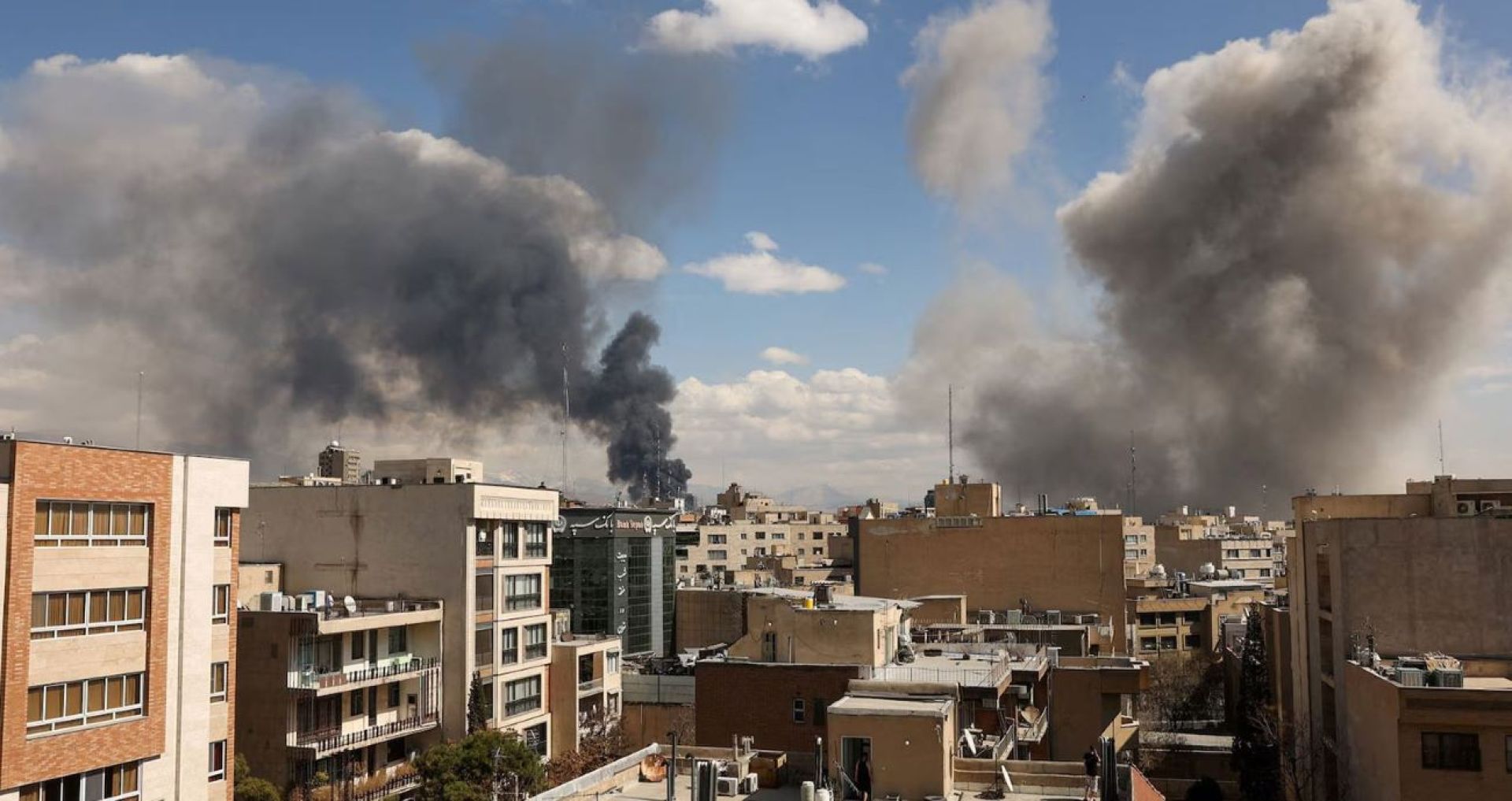 इरानको मिसाइल तथा ड्रोन आक्रमणपछि यूएईको हवाई क्षेत्र अस्थायी रूपमा बन्द