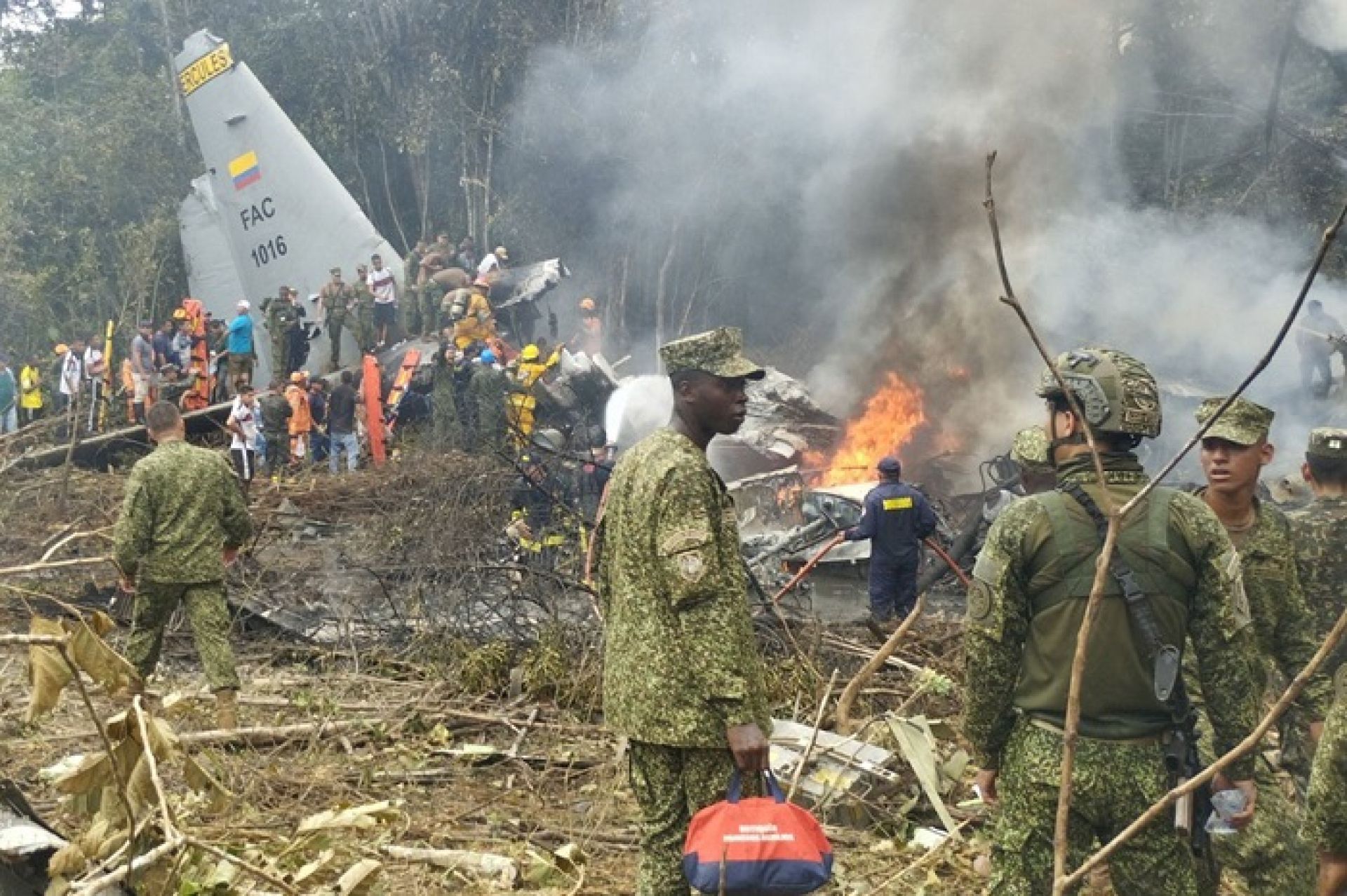 कोलम्बियामा सैन्य विमान दुर्घटनाः ६६ जनाको मृत्यु, उद्धार कार्य जारी