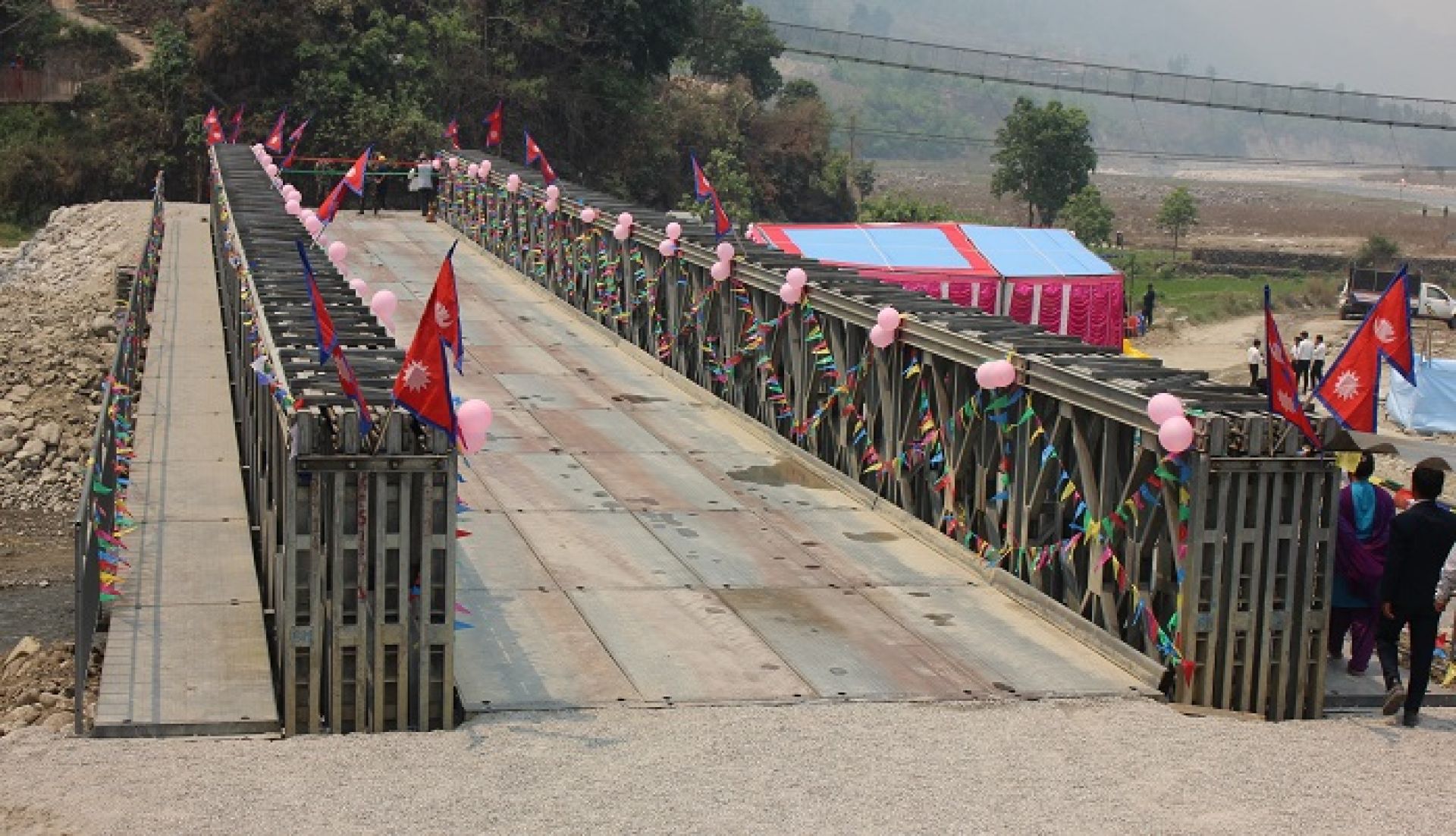 सडक खनेको  ४० वर्षपछि किन्ताङफेदीमा बेली ब्रिज, एक करोड १० लाख लागत
