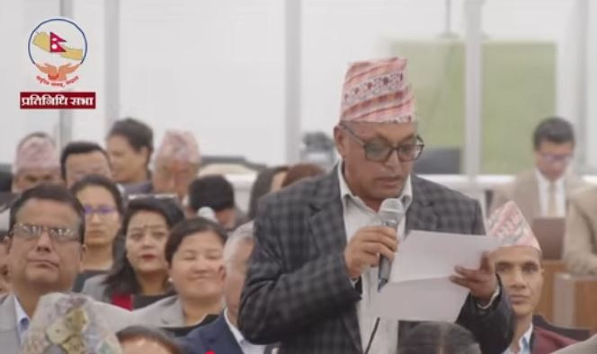 हवाई भाडा नियन्त्रण गर्न सरकार सामु हुम्लाका सांसद रोकायाको माग