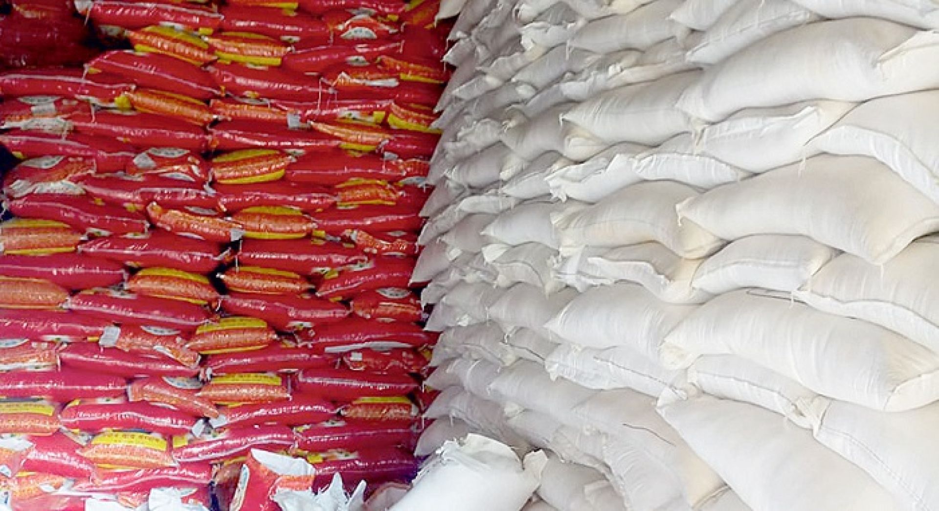 मार्तडी खाद्यमा दुई सय क्विन्टल चामल ढुवानी, अन्य केन्द्रमा भने अझै अभाव 