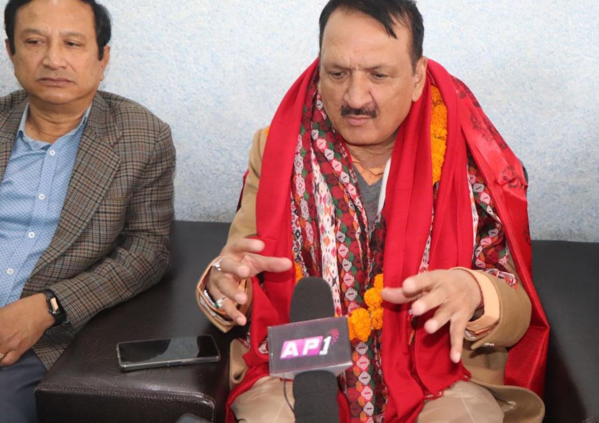 एनसेलको सेयर बिक्रीका विषयमा अहिलेसम्म सरकारलाई जानकारी छैन: अर्थमन्त्री महत