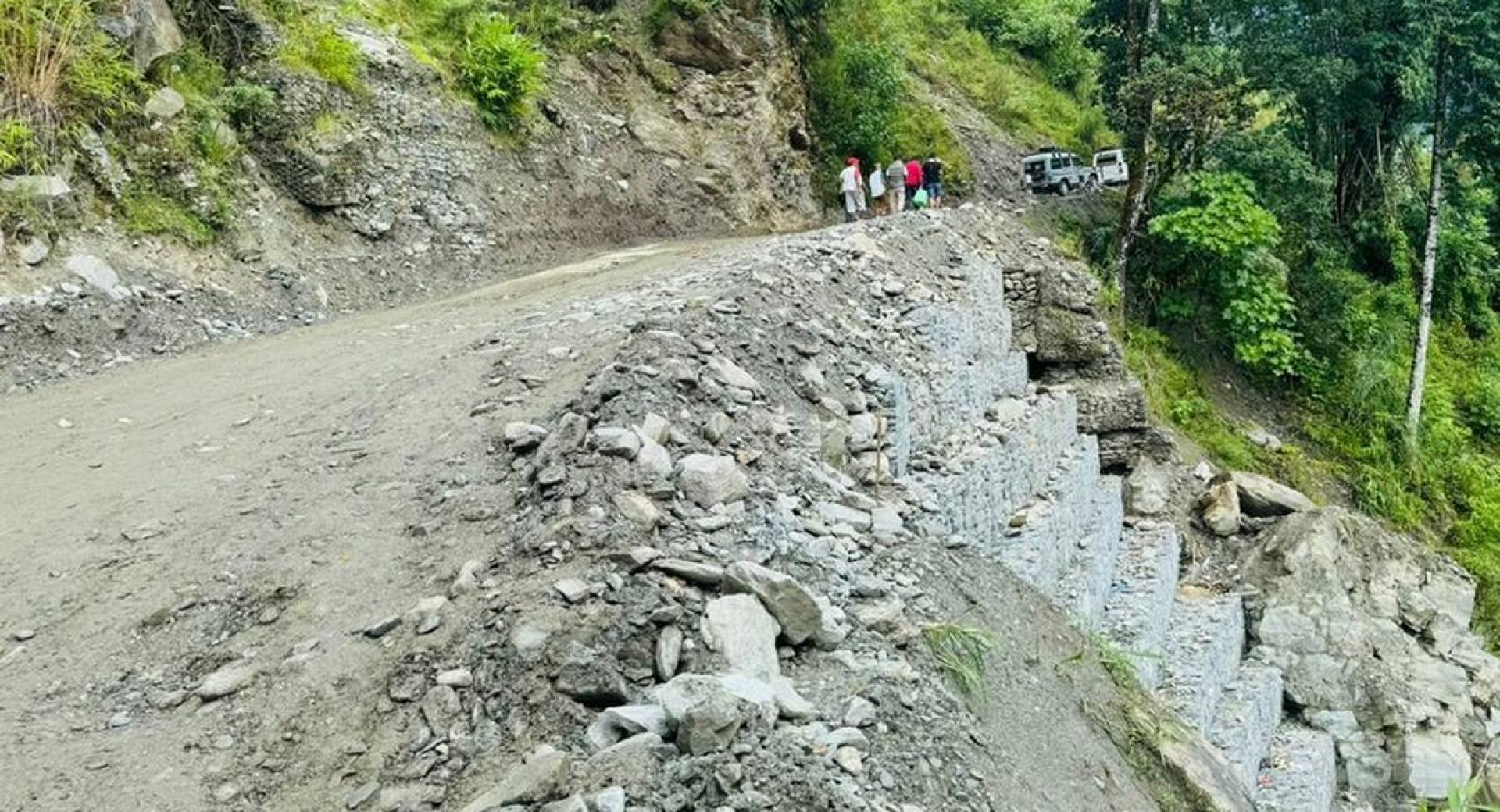 दुई महिनापछि खुल्यो घान्द्रुक जाने सडक