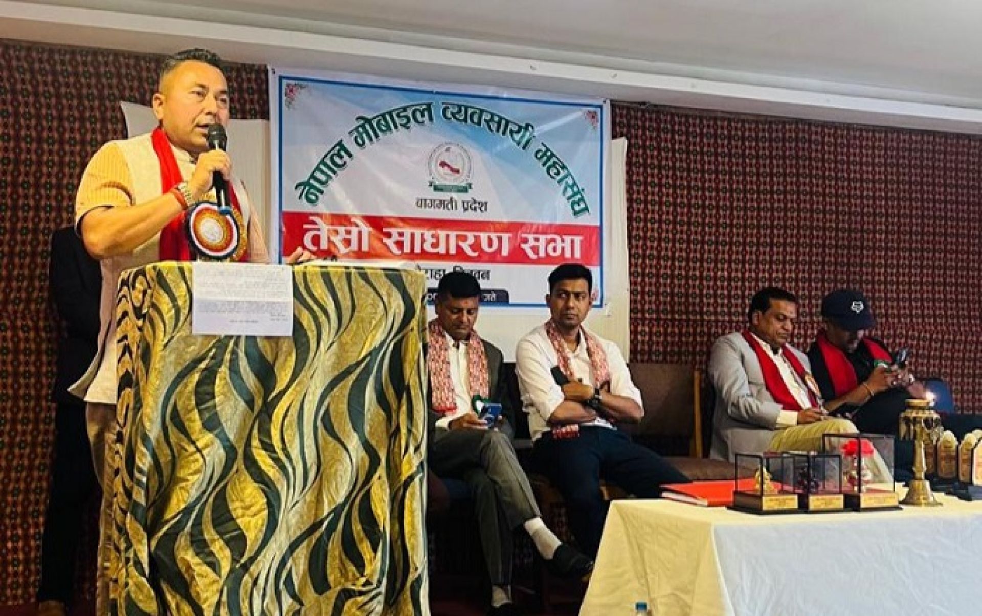 मोवाइल व्यवसायी मारमा छन, एमआरपीका लागि समय दिइयोस् : उपाध्यक्ष घिमिरे