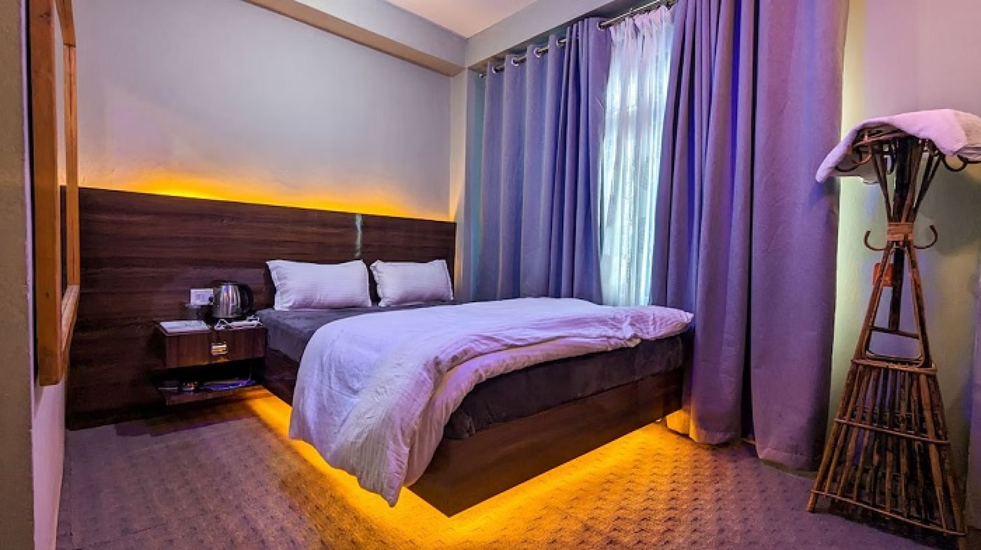 निर्माण सुरु नहुँदै २६ प्रतिशतले बढ्यो ओएसिस होटलको लागत, ब्याज तिर्नै धौ-धौ