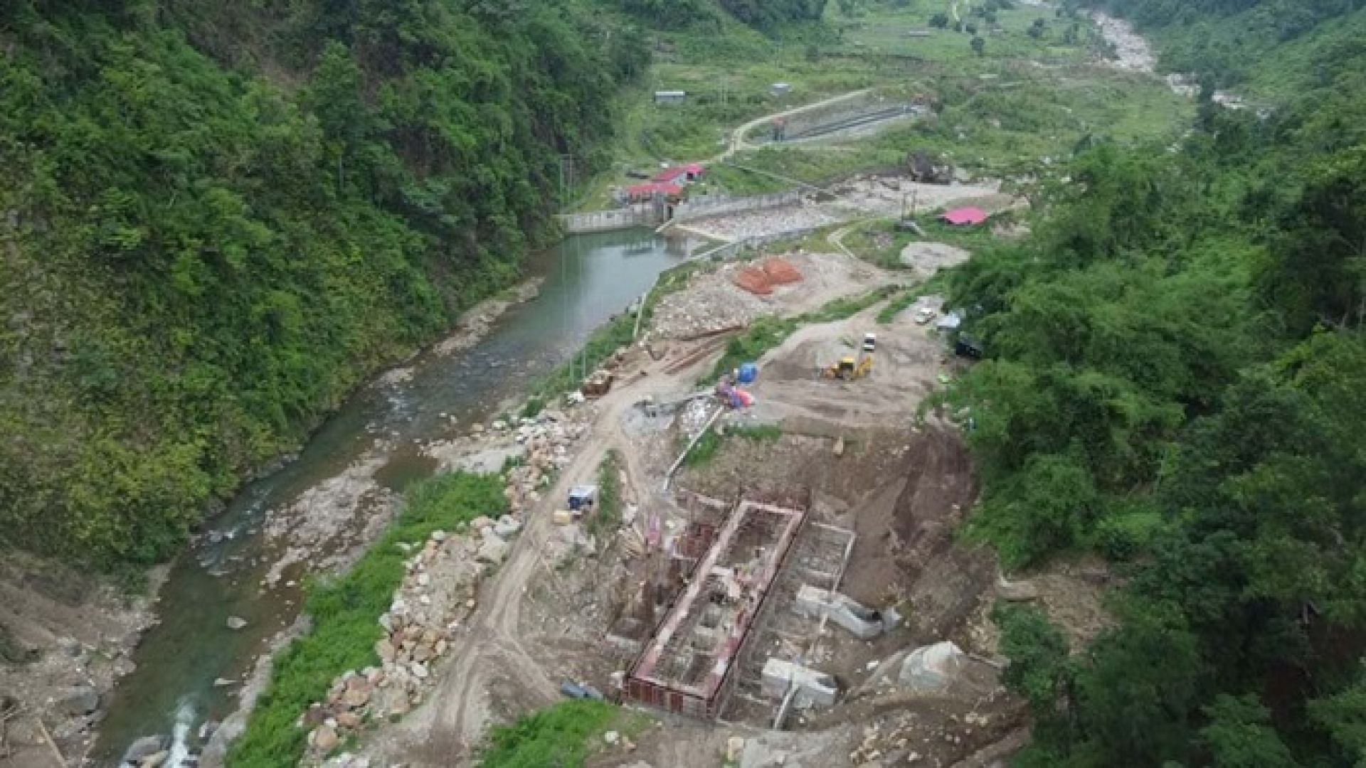 एशियन हाइड्रोपावर र सामलिङ्ग पावरका दुई जलविद्युत आयोजनामा क्षति, विद्युत उत्पादन ठप्प