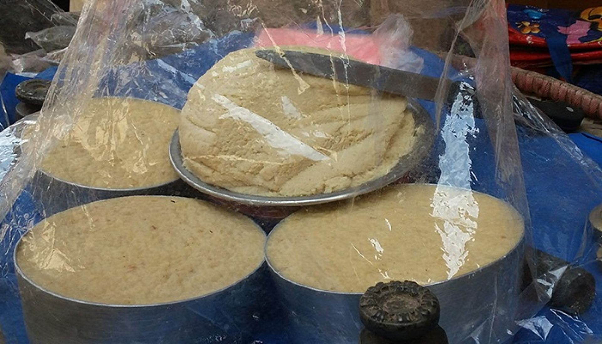 खुवा बेचेर महिनामा एक लाख कमाउँछन् मनहरीमा उत्तम श्रेष्ठ, छ जनालाई रोजगारी 