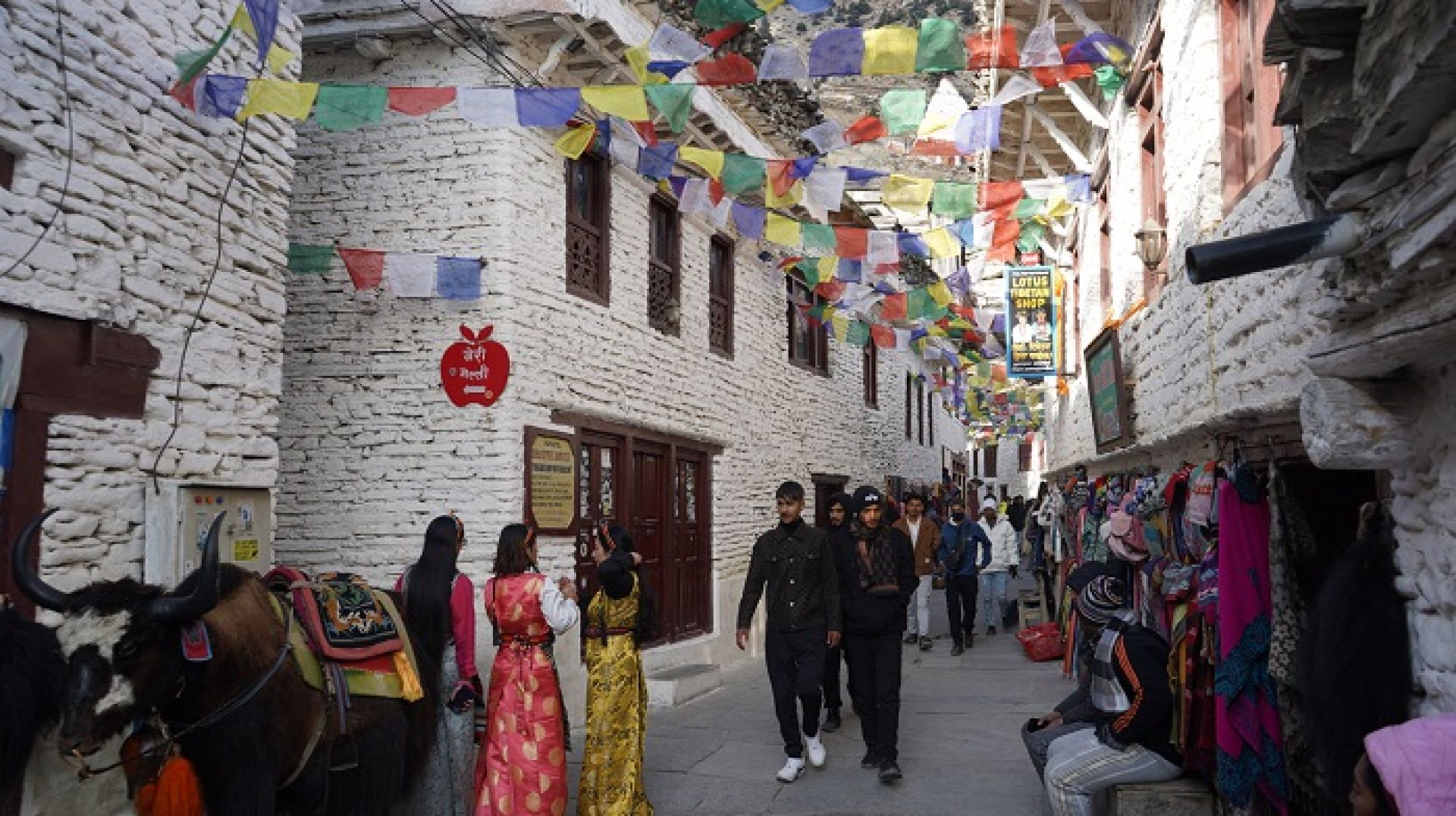 संस्कृति र प्रकृतिकाे धनी मार्फामा बढ्दै पर्यटक