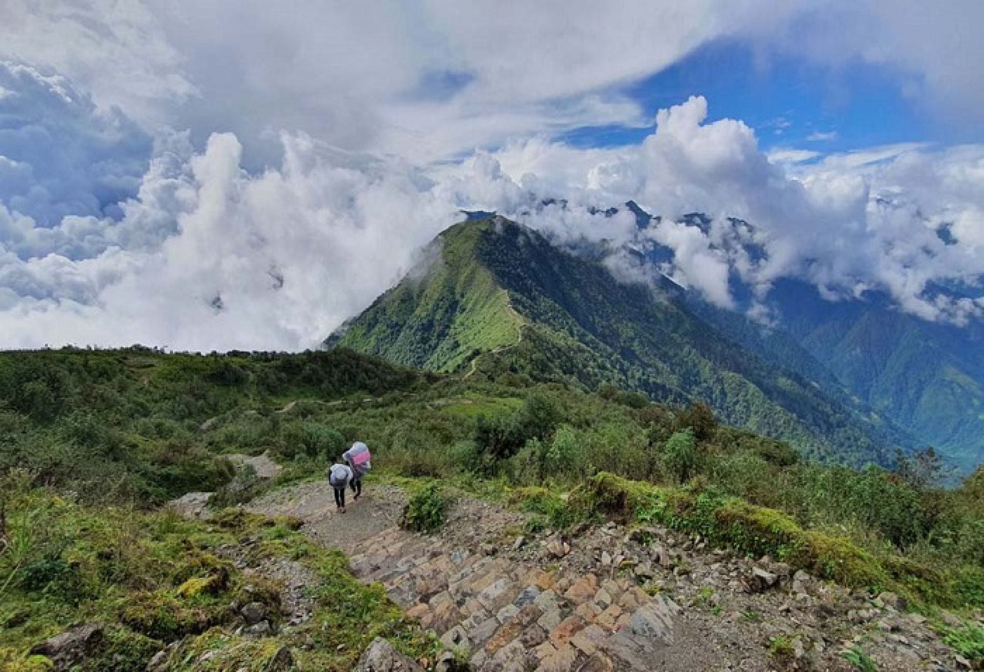 मुन्दुम पदमार्गको विकासमा जुट्दै स्थानीय तह, वार्षिक एक लाख पर्यटक भित्र्याउने लक्ष्य 