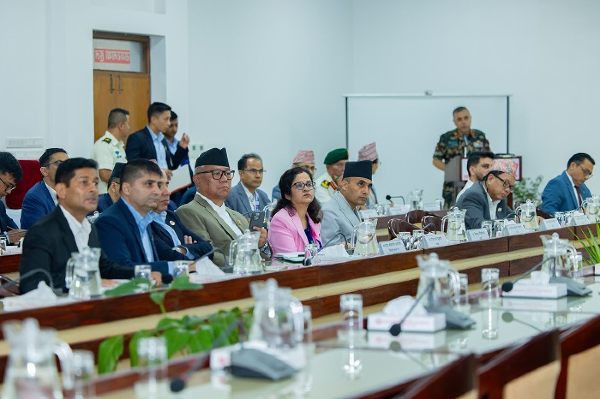 भोटेकोशी बाढीः उद्धारका लागि आठ हेलिकोप्टर परिचालन