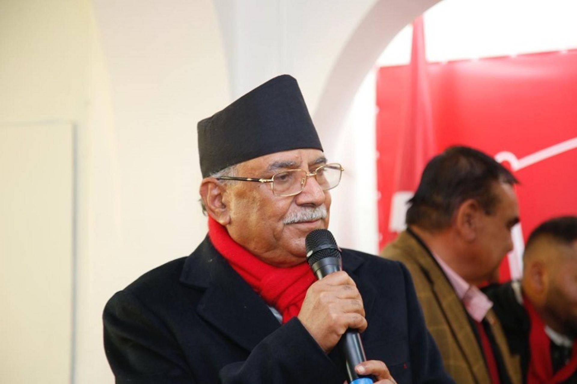 सोसल मिडियामा स्टण्टबाजी गरेर जनताको दिमाग चाट्ने काम भएको छः प्रचण्ड