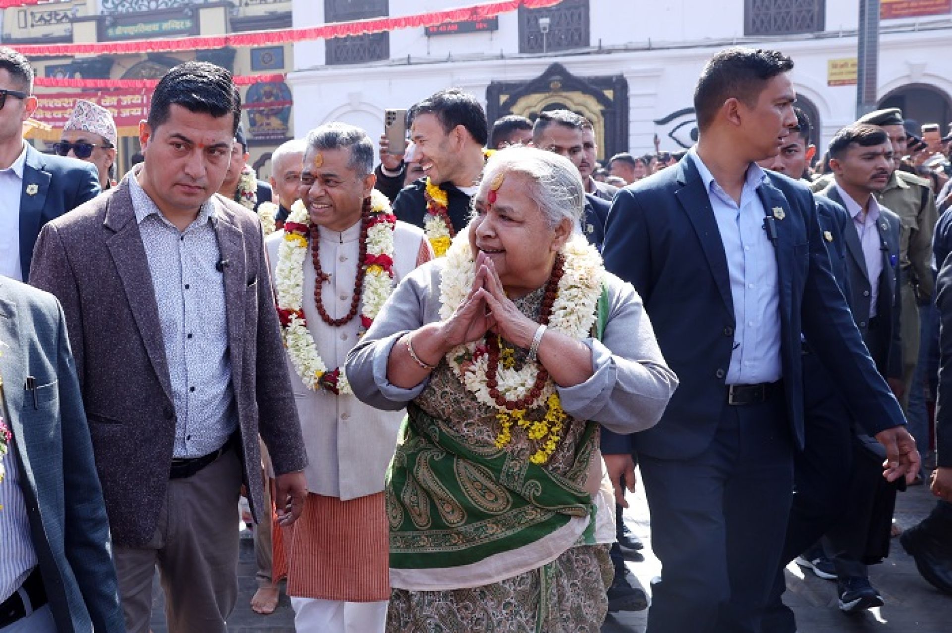 प्रधानमन्त्री कार्कीले पशुपतिनाथमा गरिन् रुद्राभिषेक पूजा 