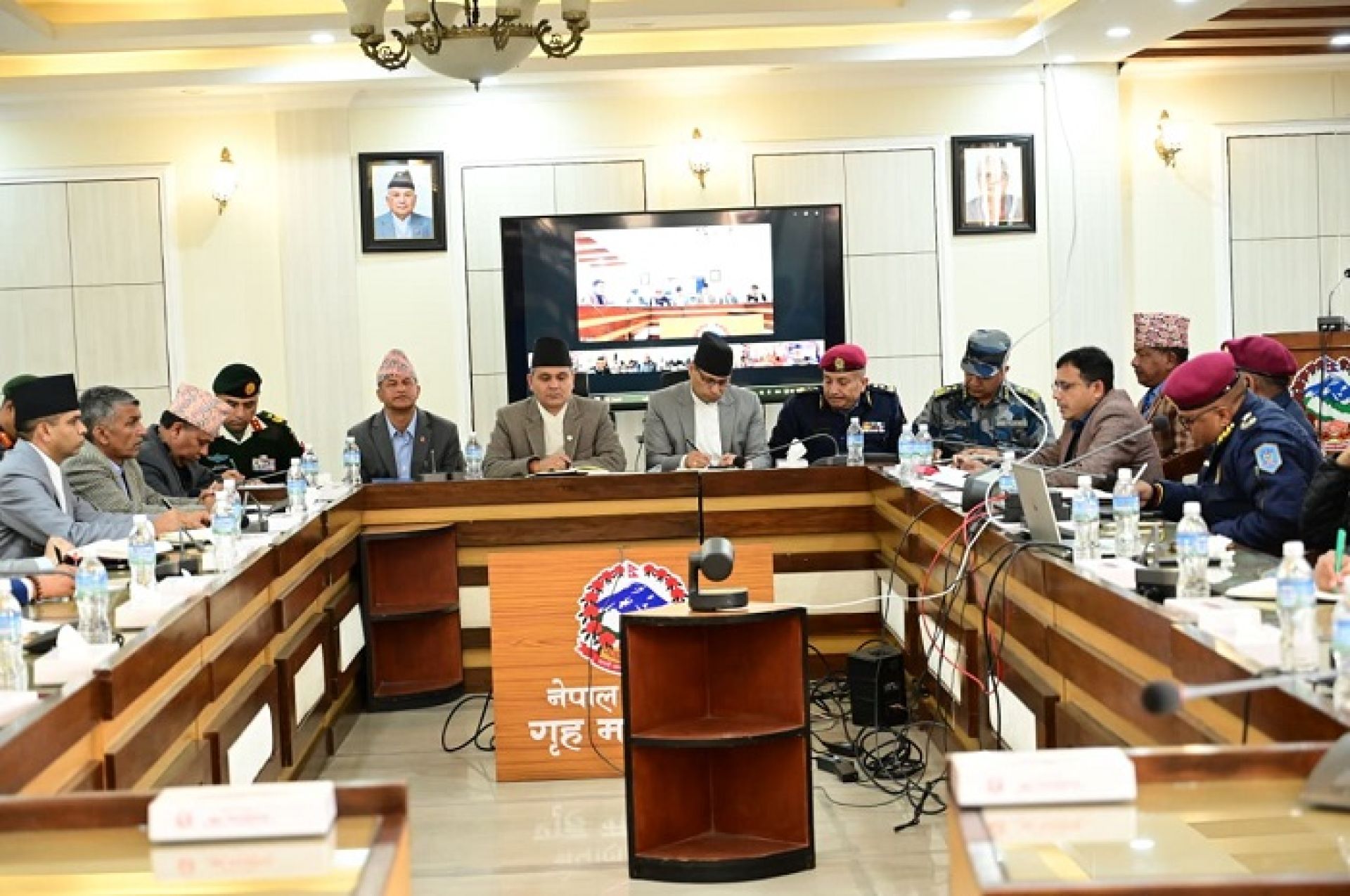 निर्धक्क भएर फागुन २१ गतेको मतदान प्रक्रियामा भाग लिन मतदातालाई गृहमन्त्री अर्यालको आव्हान