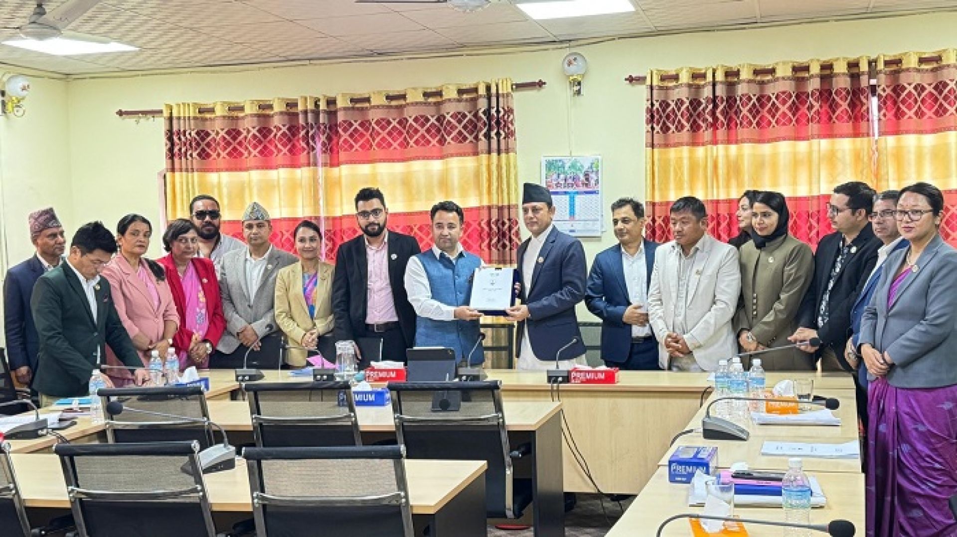 प्रतिनिधि सभा नियमावली मस्यौदा प्रतिवेदन सभामुखलाई हस्तान्तरण