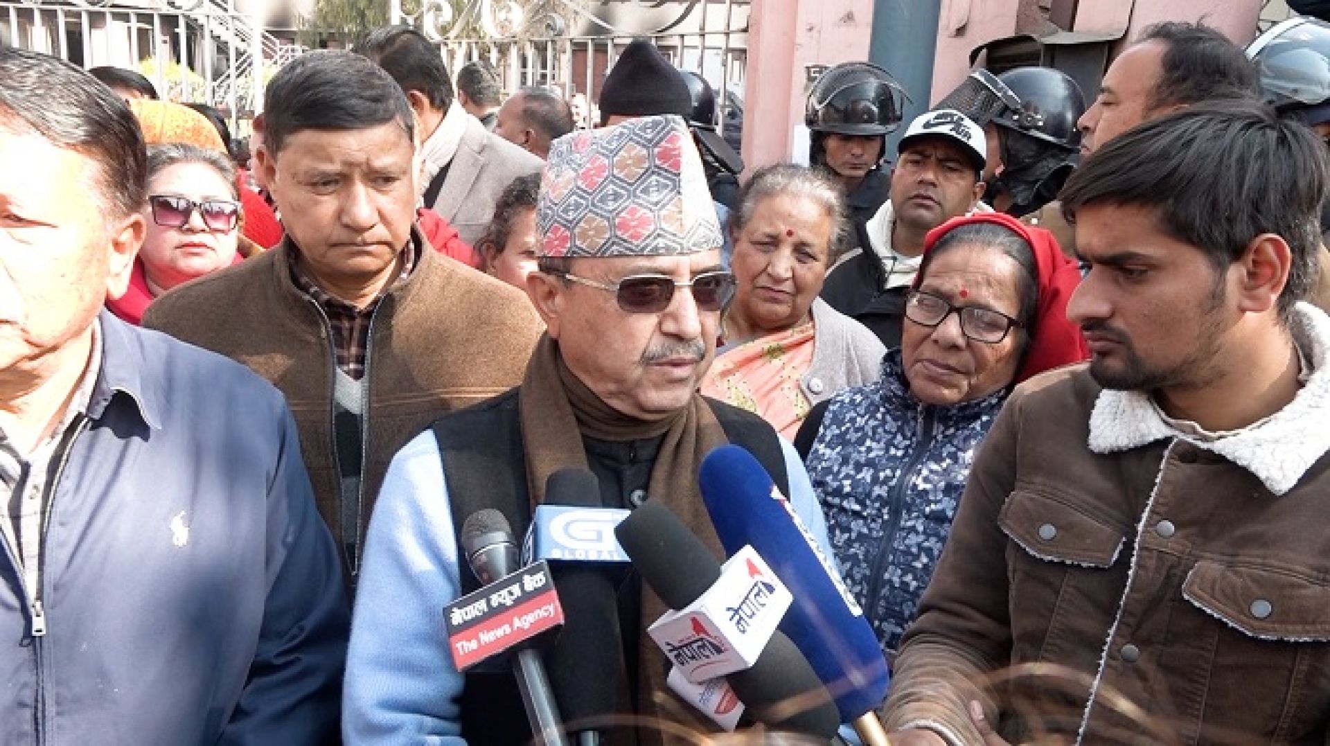 निर्वाचन आयोगको एकलौटी र गैरकानुनी निर्णयविरुद्ध सर्वोच्च पुगेका हौंः खड्का