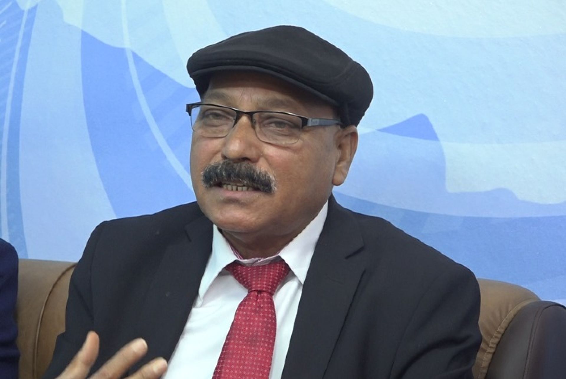 ओली पक्राउ प्रकरणमा कानुनविद्ले भने- कानुनी प्रक्रिया मिचेर कारबाही गर्न मिल्दैन