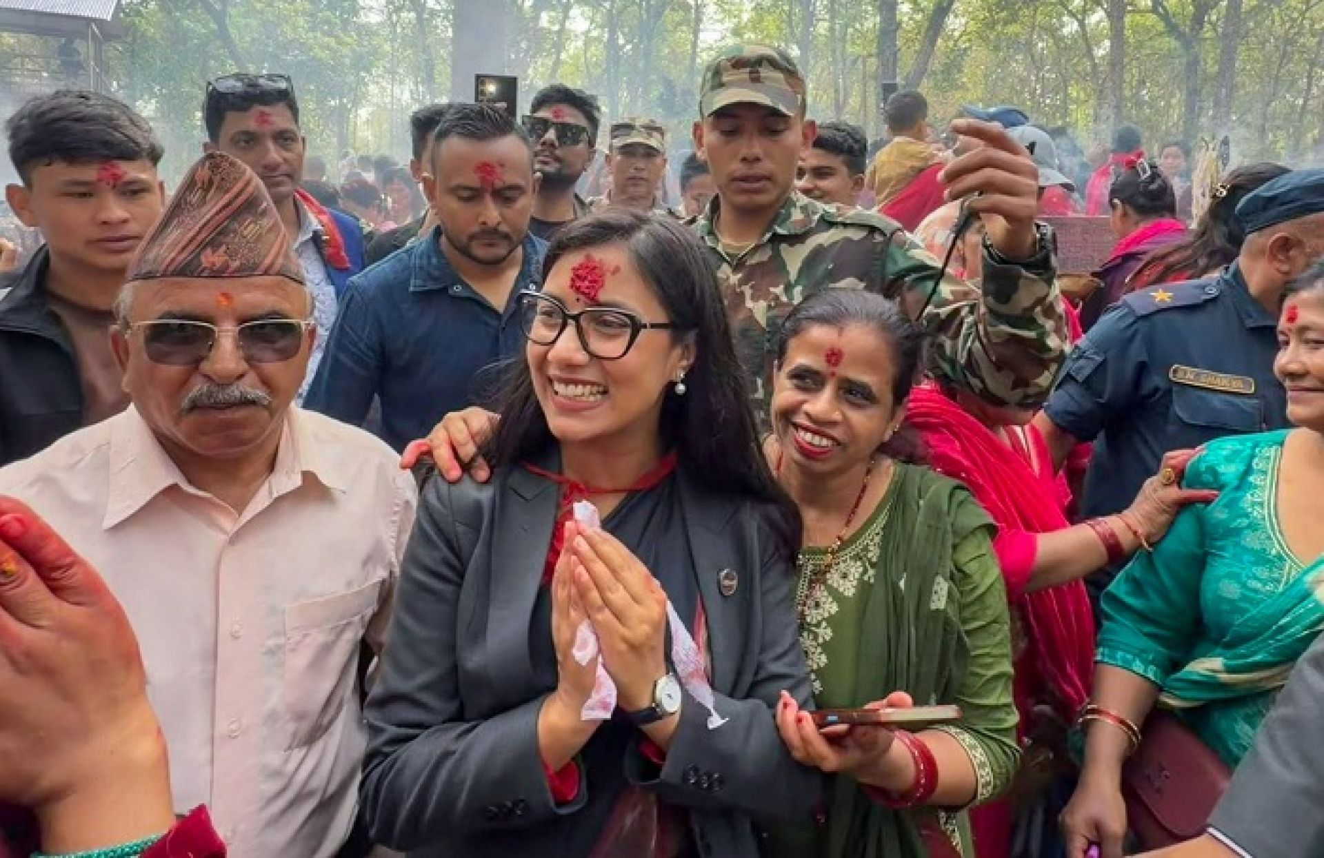 मन्त्री गौतमद्वारा चितवन राष्ट्रिय निकुञ्जस्थित विक्रम बाबा स्थलमा पूजा, प्रकृति संरक्षणमा जोड